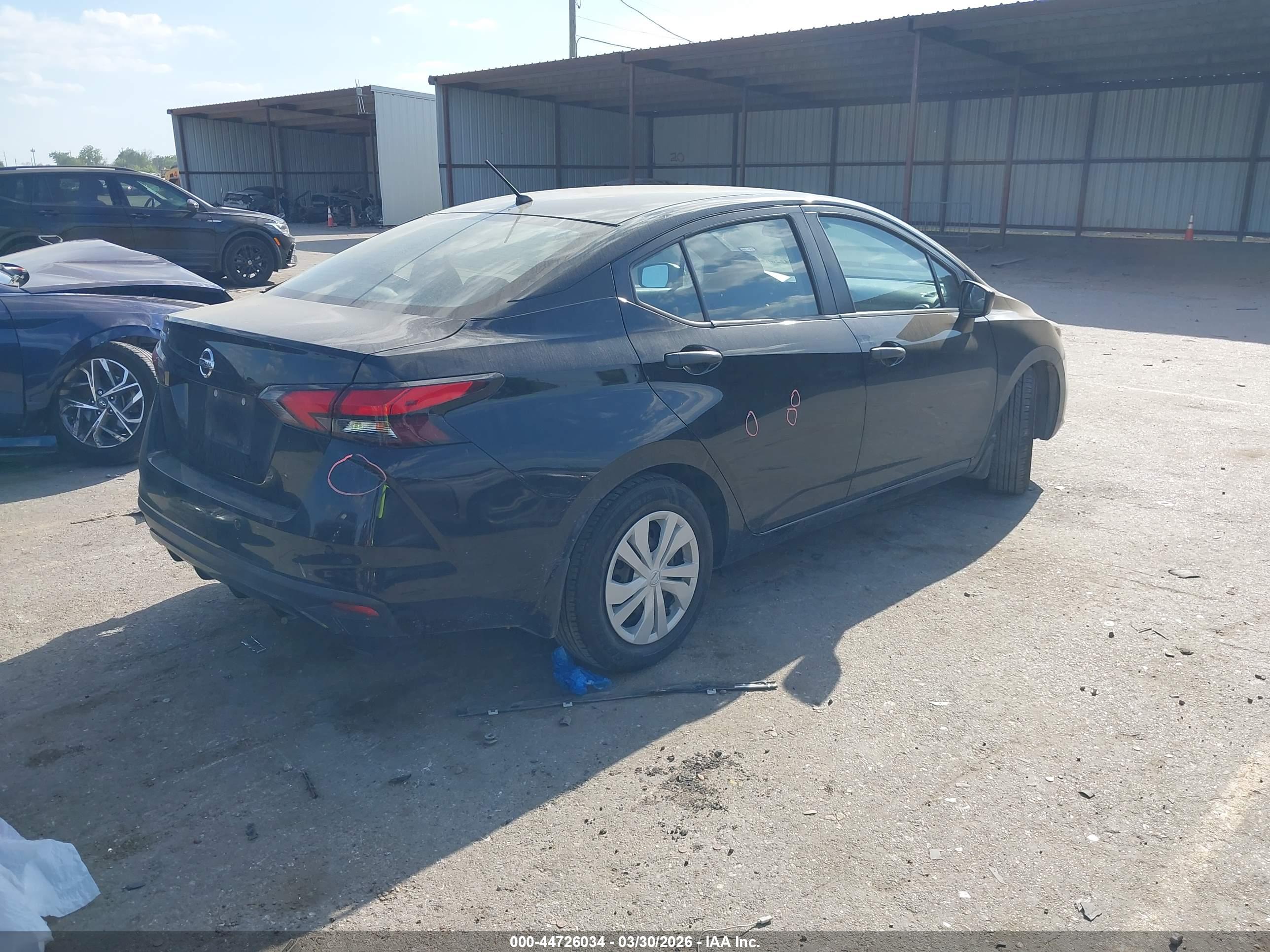 NISSAN VERSA image 4