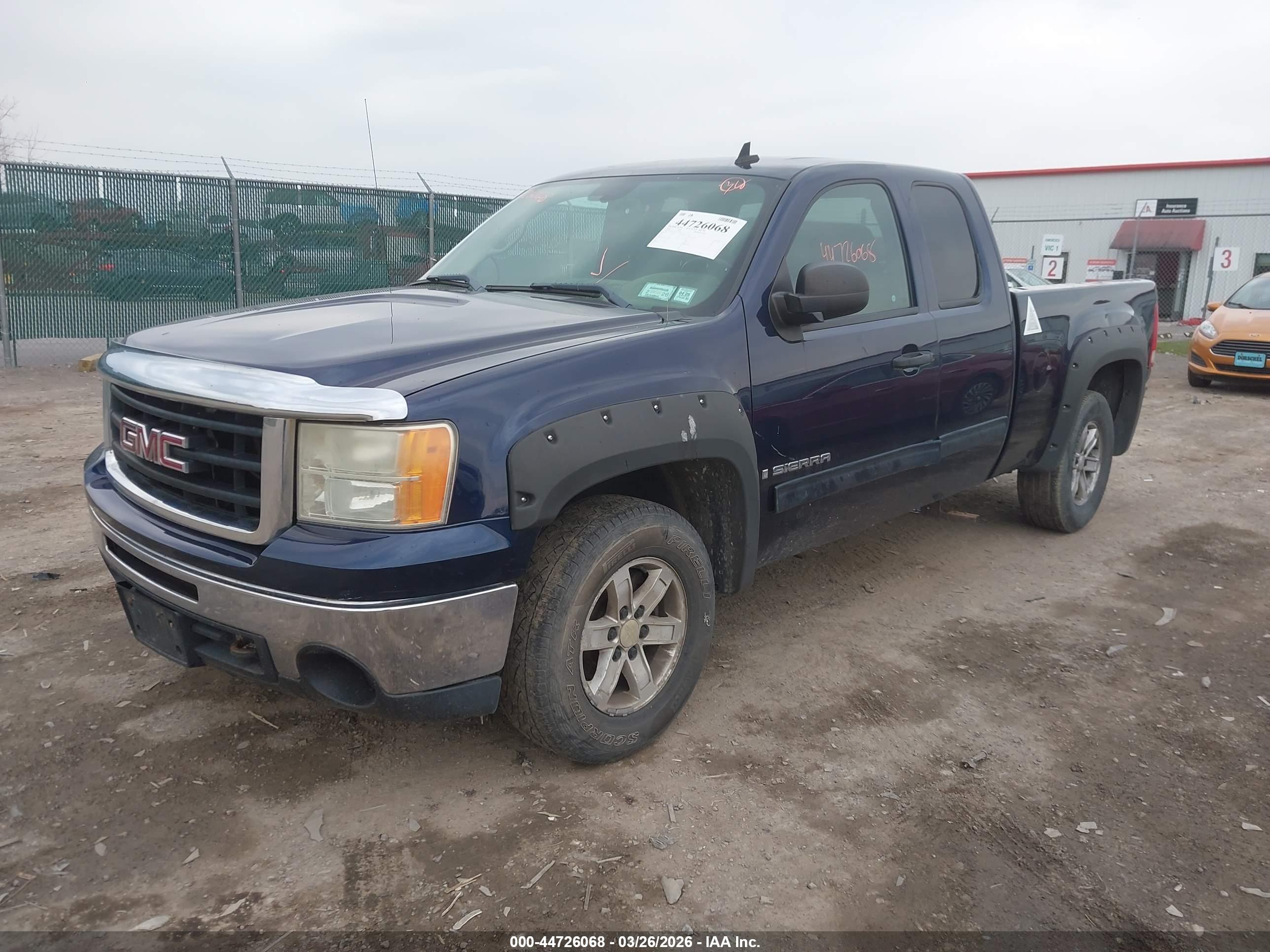 GMC SIERRA image 2