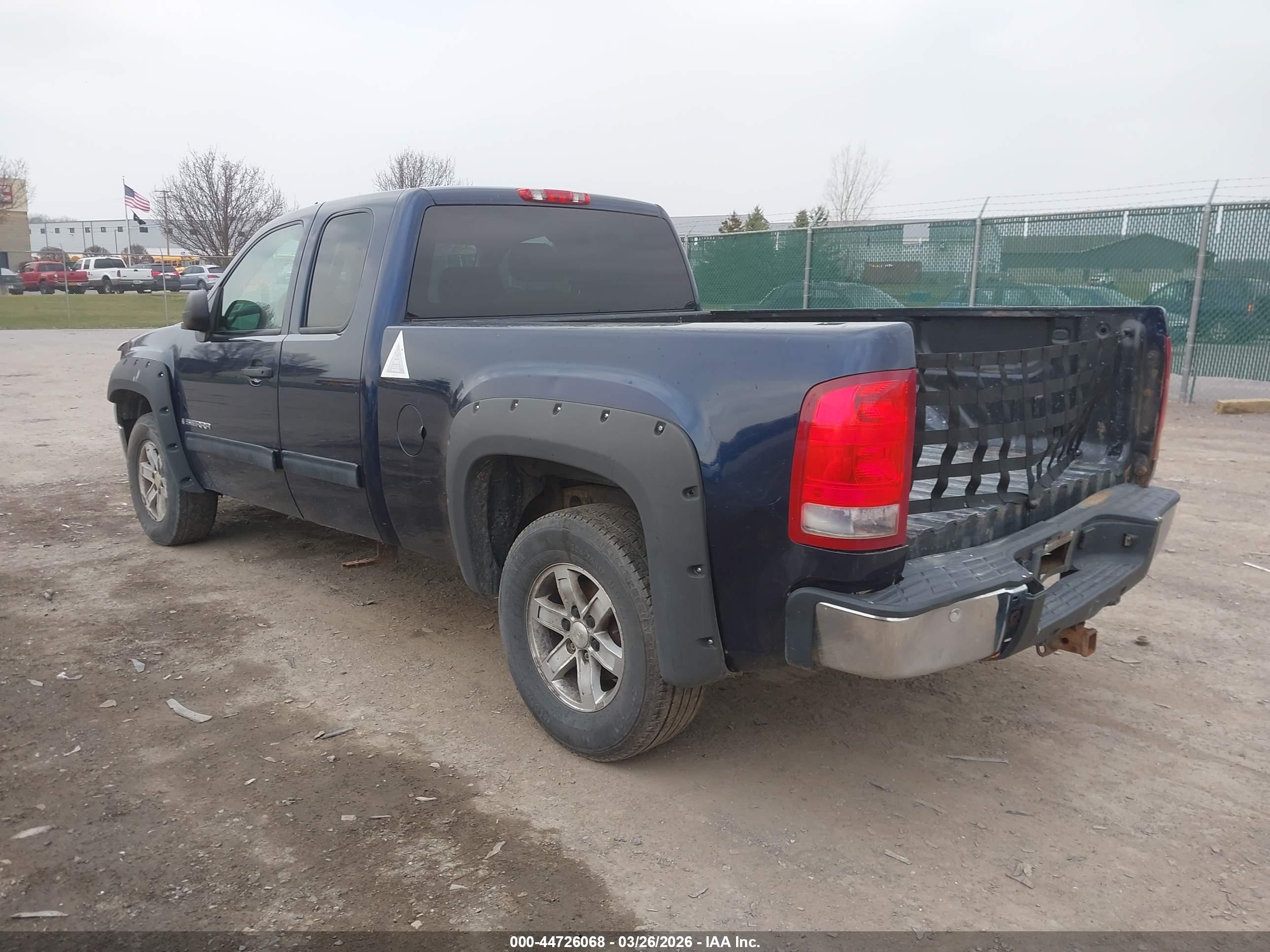GMC SIERRA image 3
