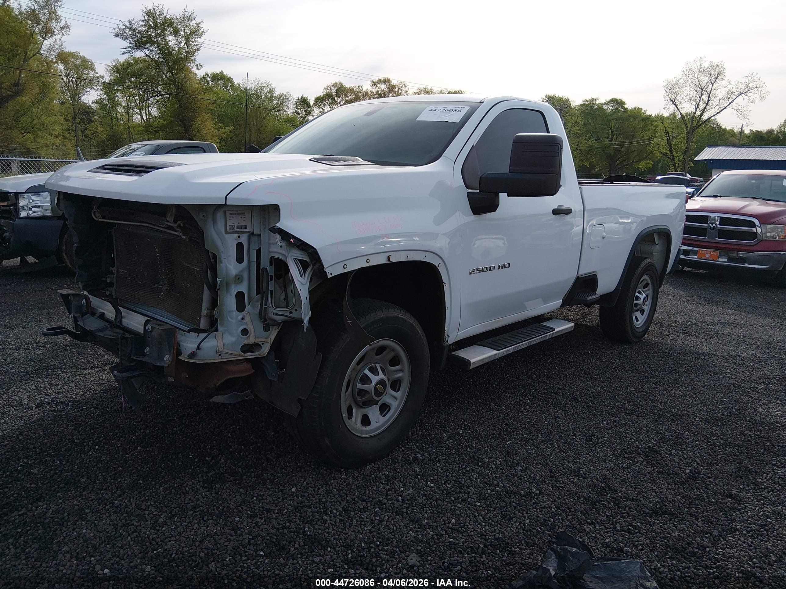 CHEVROLET SILVERADO image 2
