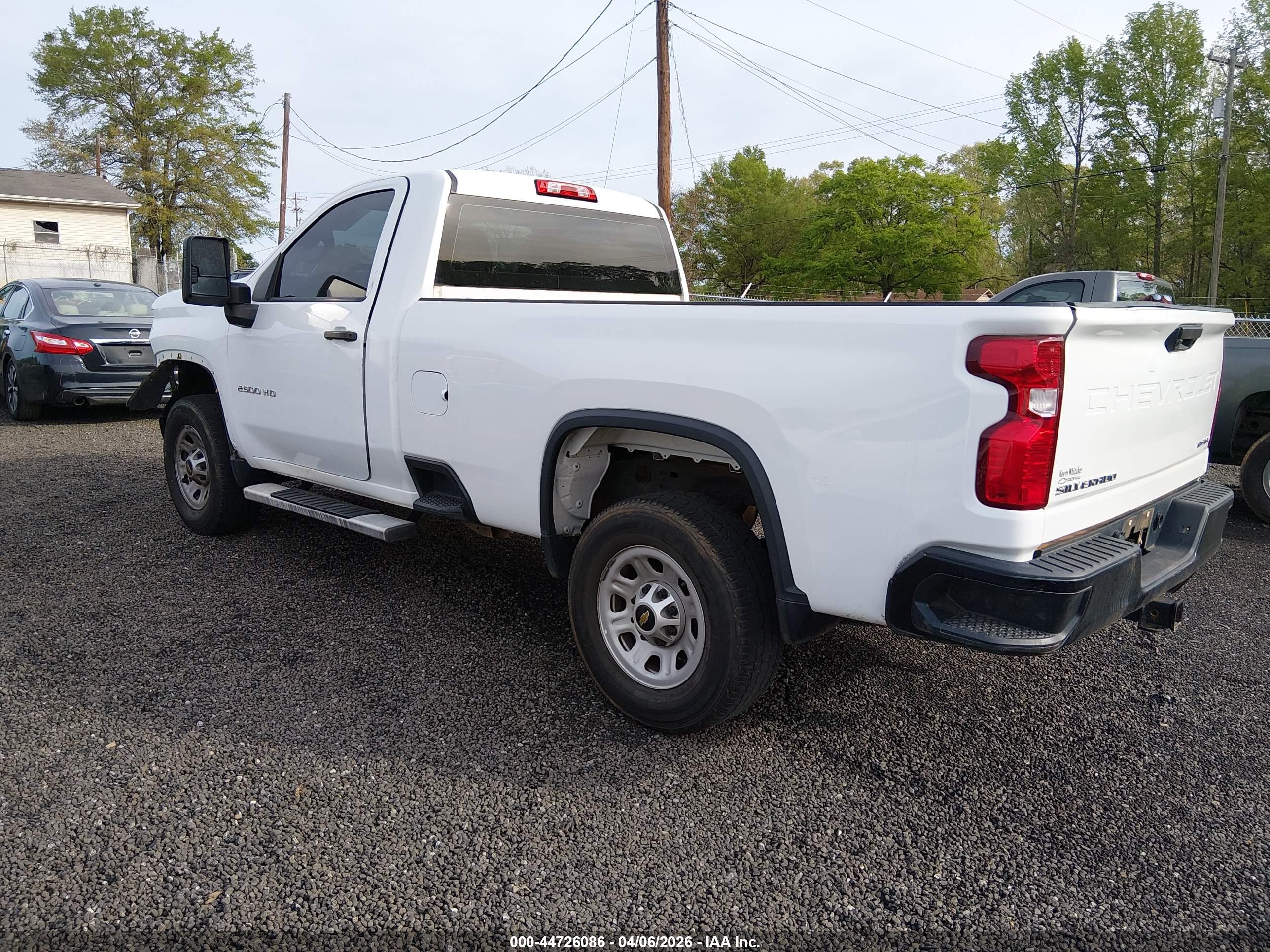 CHEVROLET SILVERADO image 3