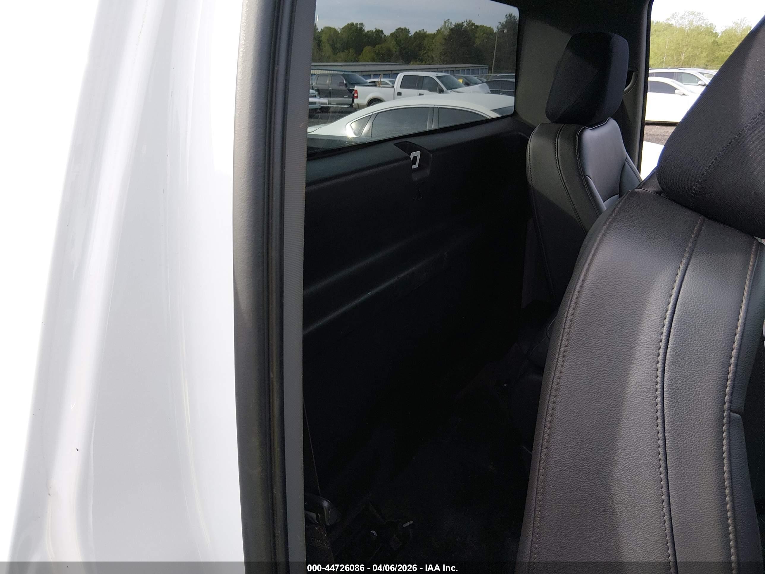 CHEVROLET SILVERADO image 8