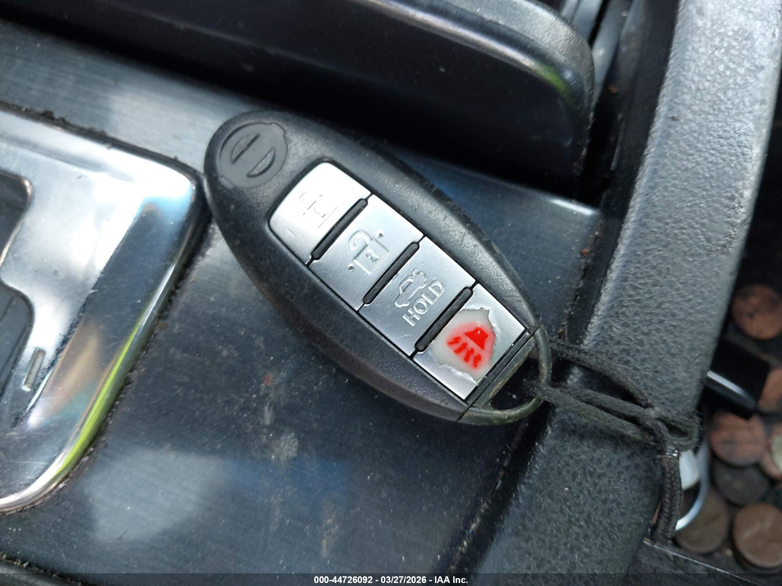NISSAN MAXIMA image 11