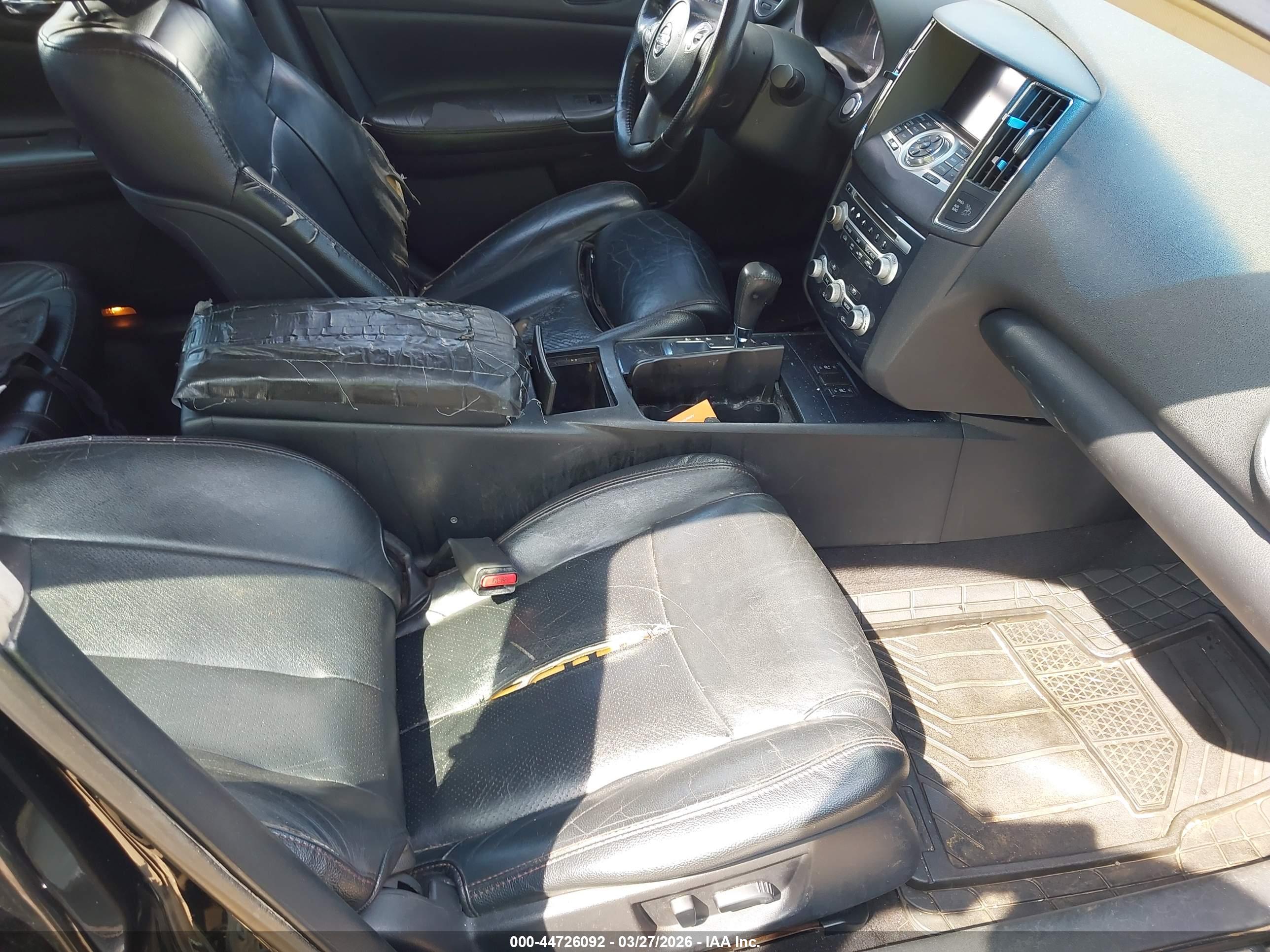 NISSAN MAXIMA image 5