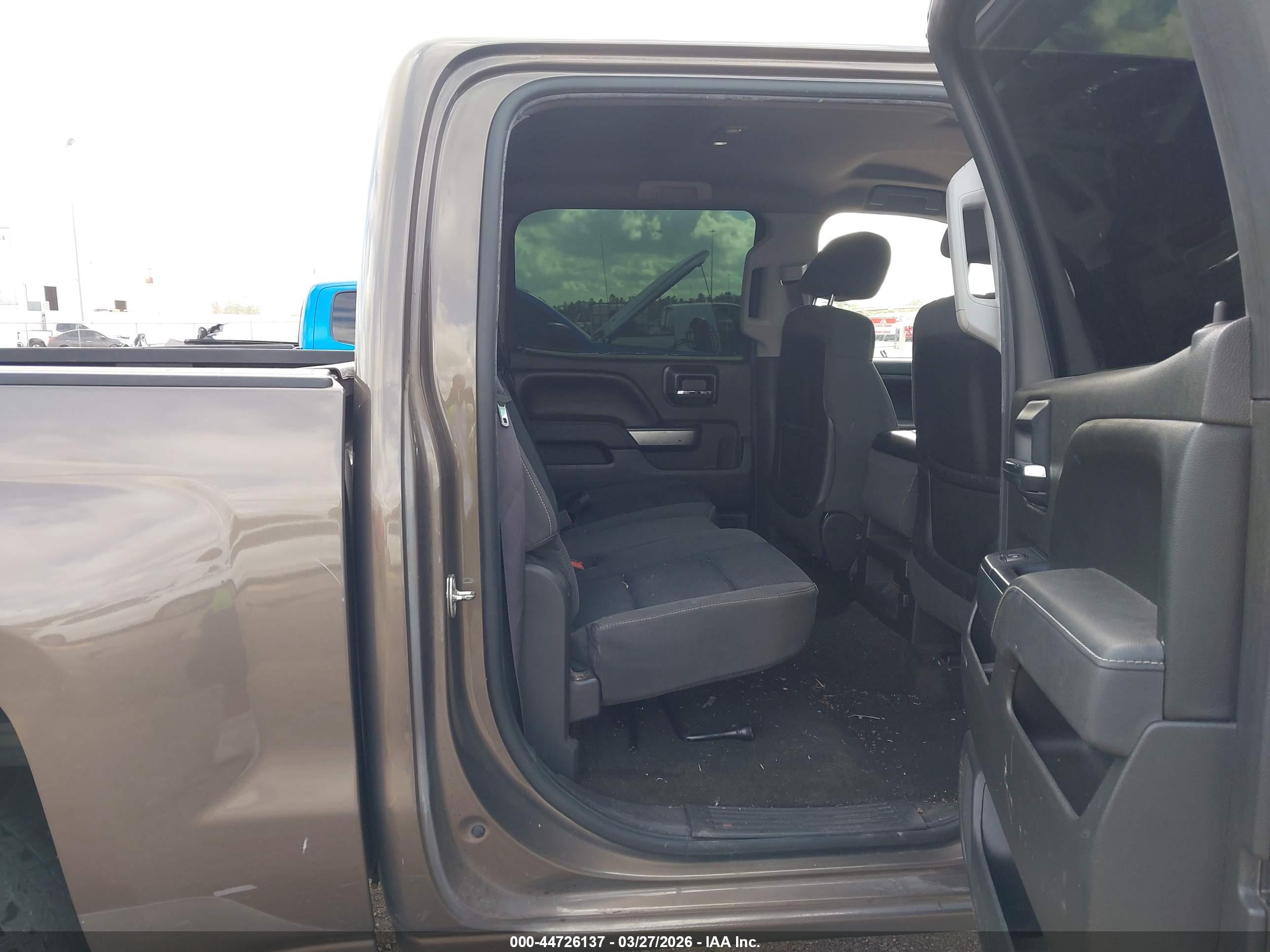 CHEVROLET SILVERADO image 8