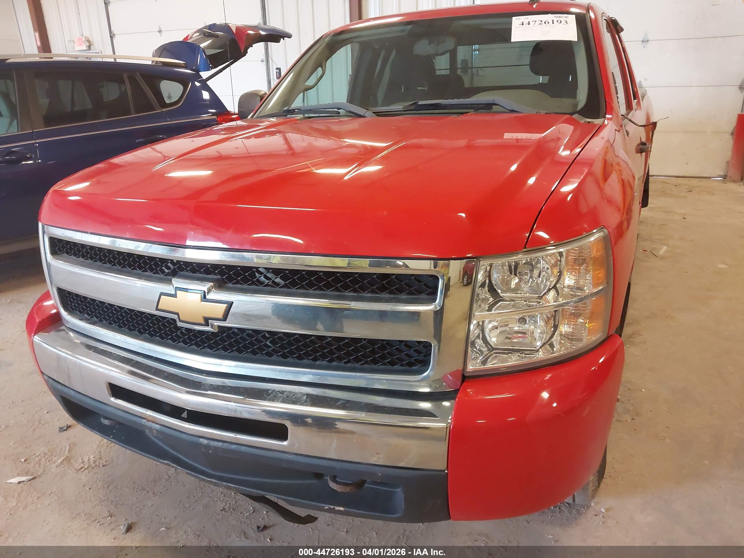 CHEVROLET SILVERADO image 6
