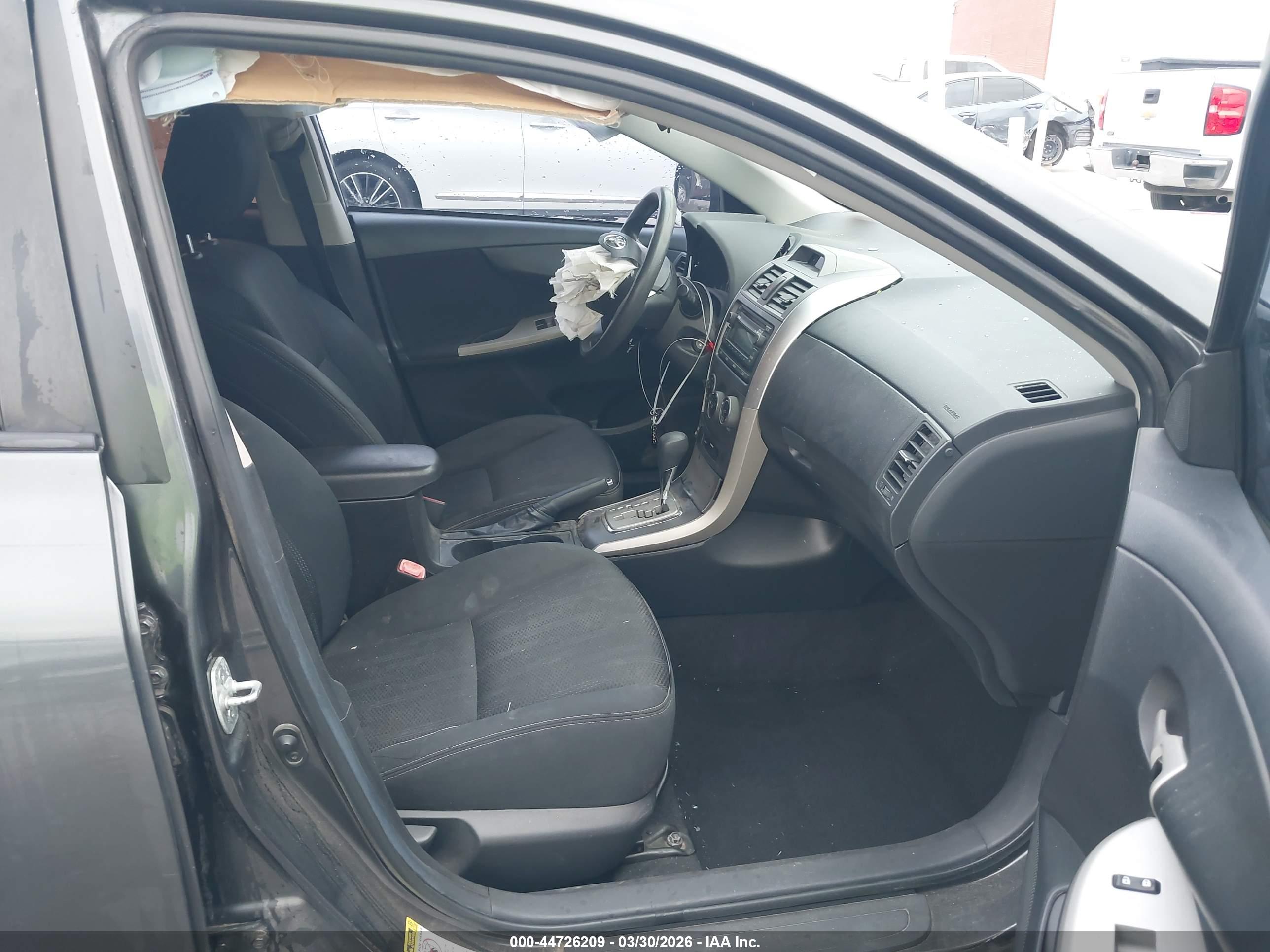 TOYOTA COROLLA image 5
