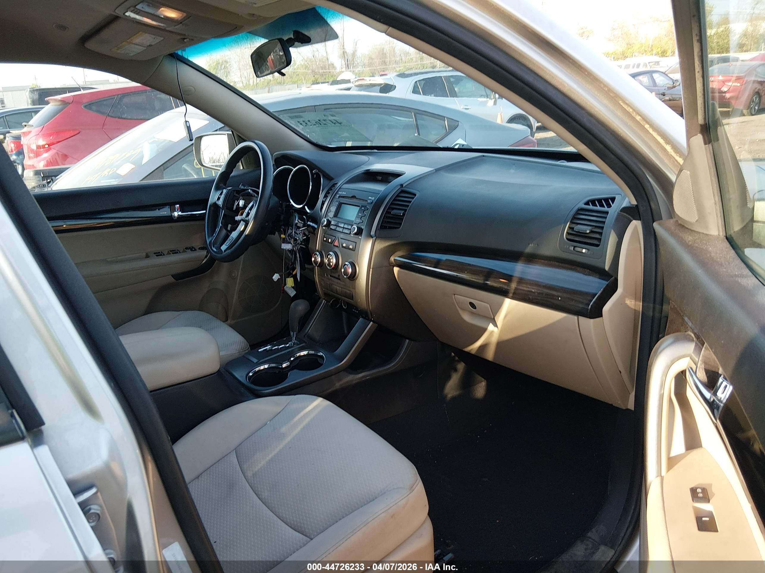 KIA SORENTO image 5