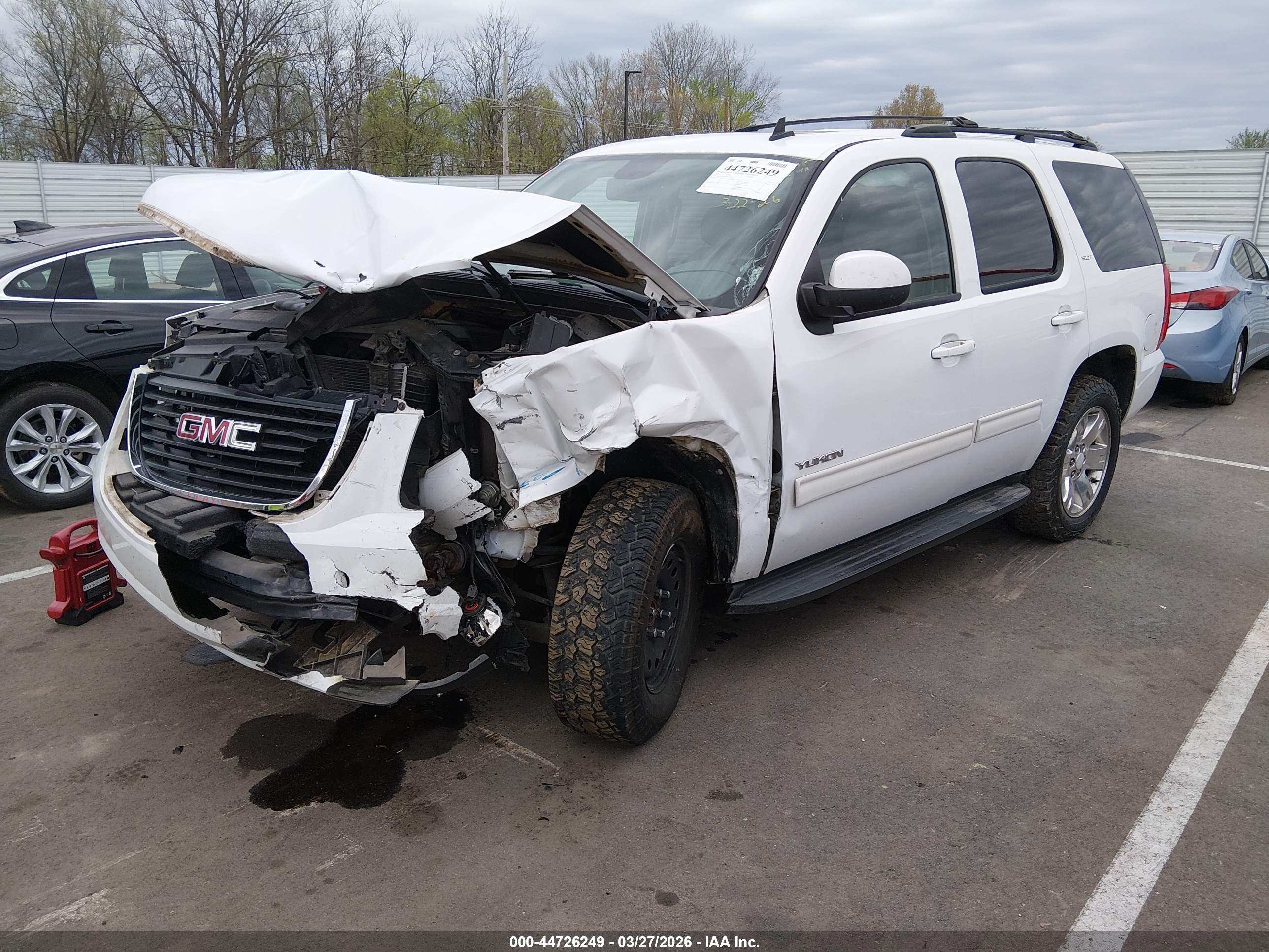 GMC YUKON image 2