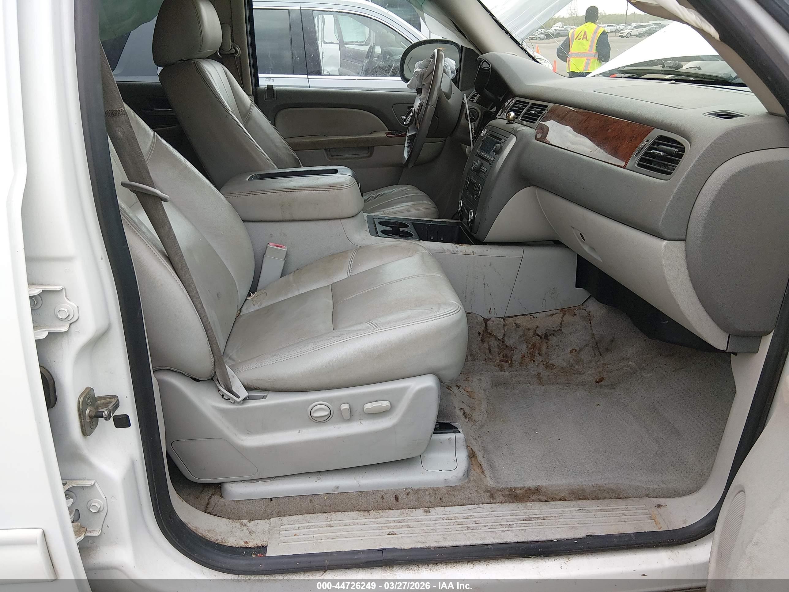 GMC YUKON image 5