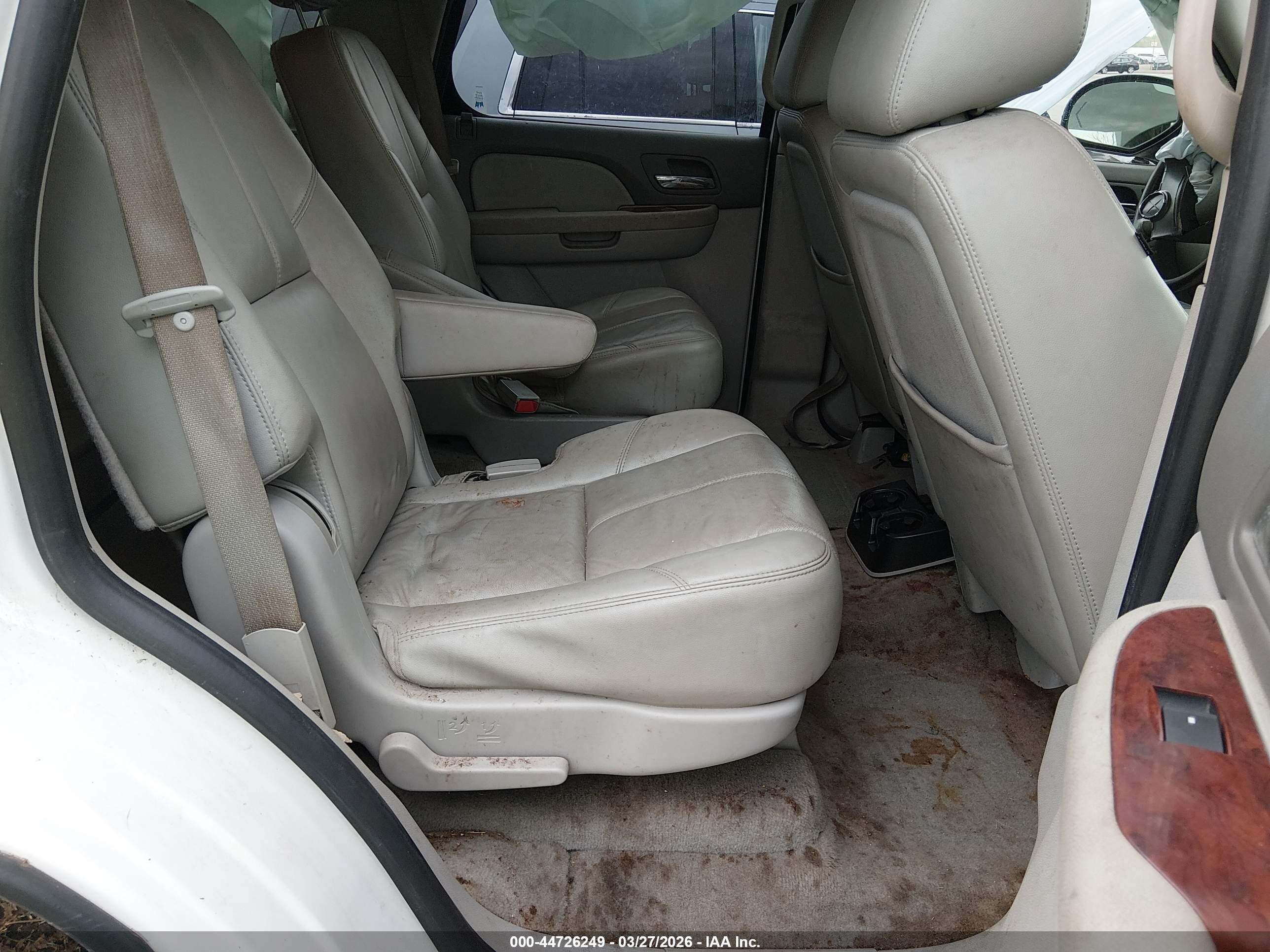 GMC YUKON image 8