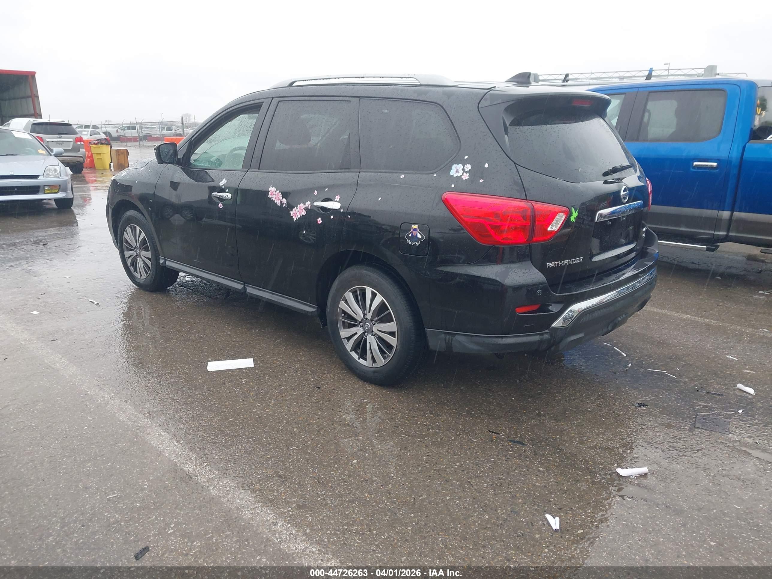 NISSAN PATHFINDER image 3