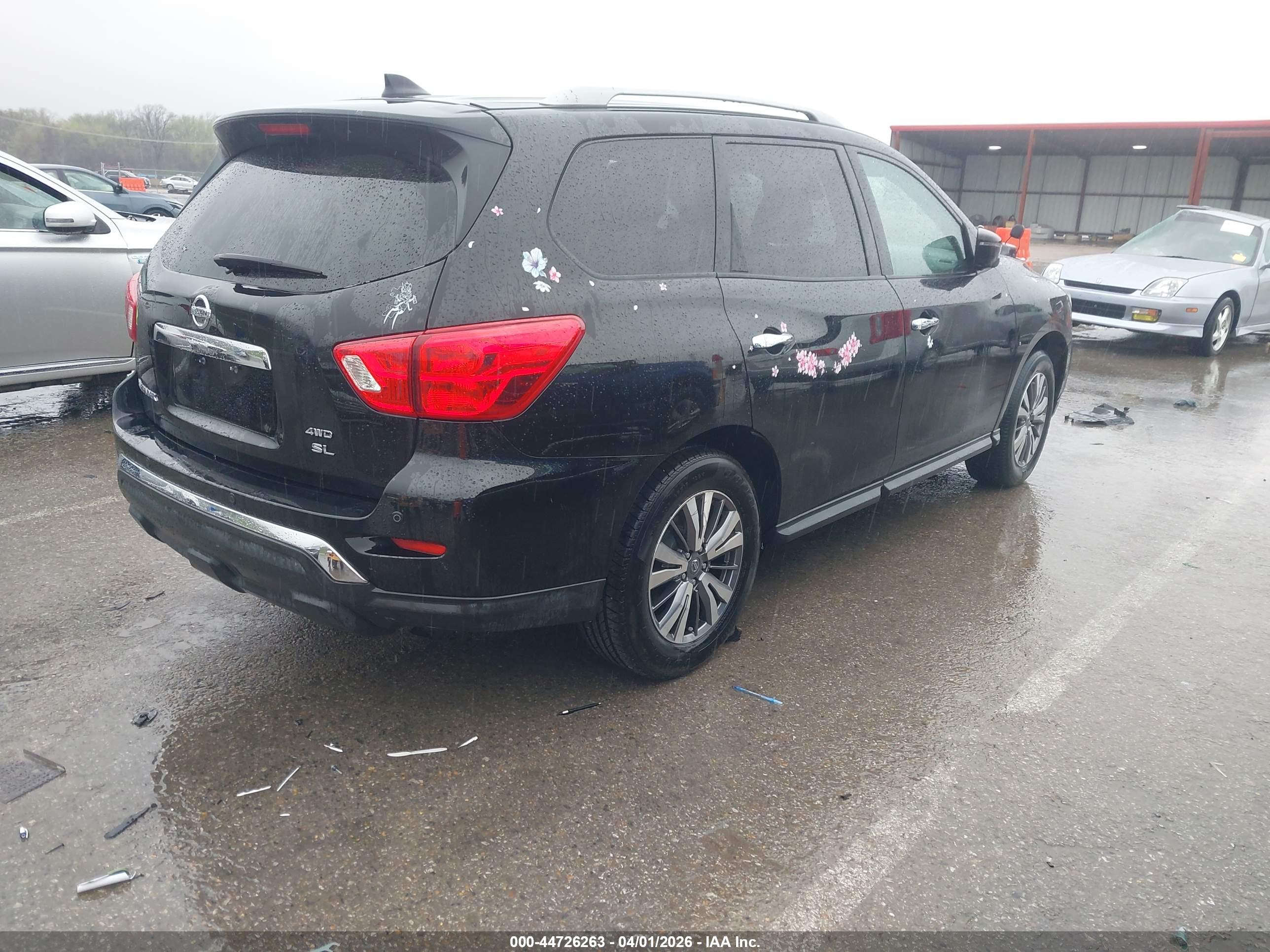 NISSAN PATHFINDER image 4