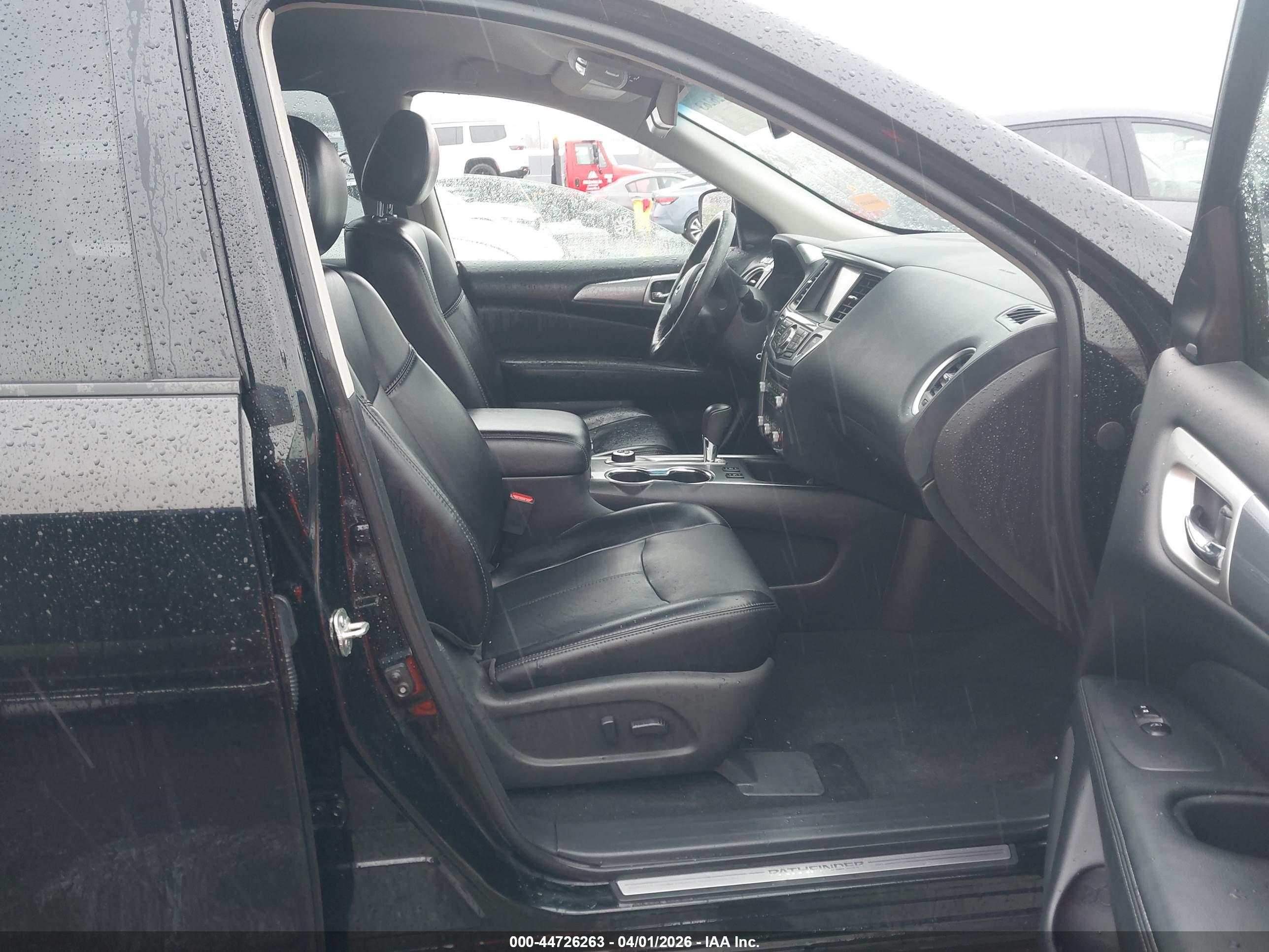 NISSAN PATHFINDER image 5
