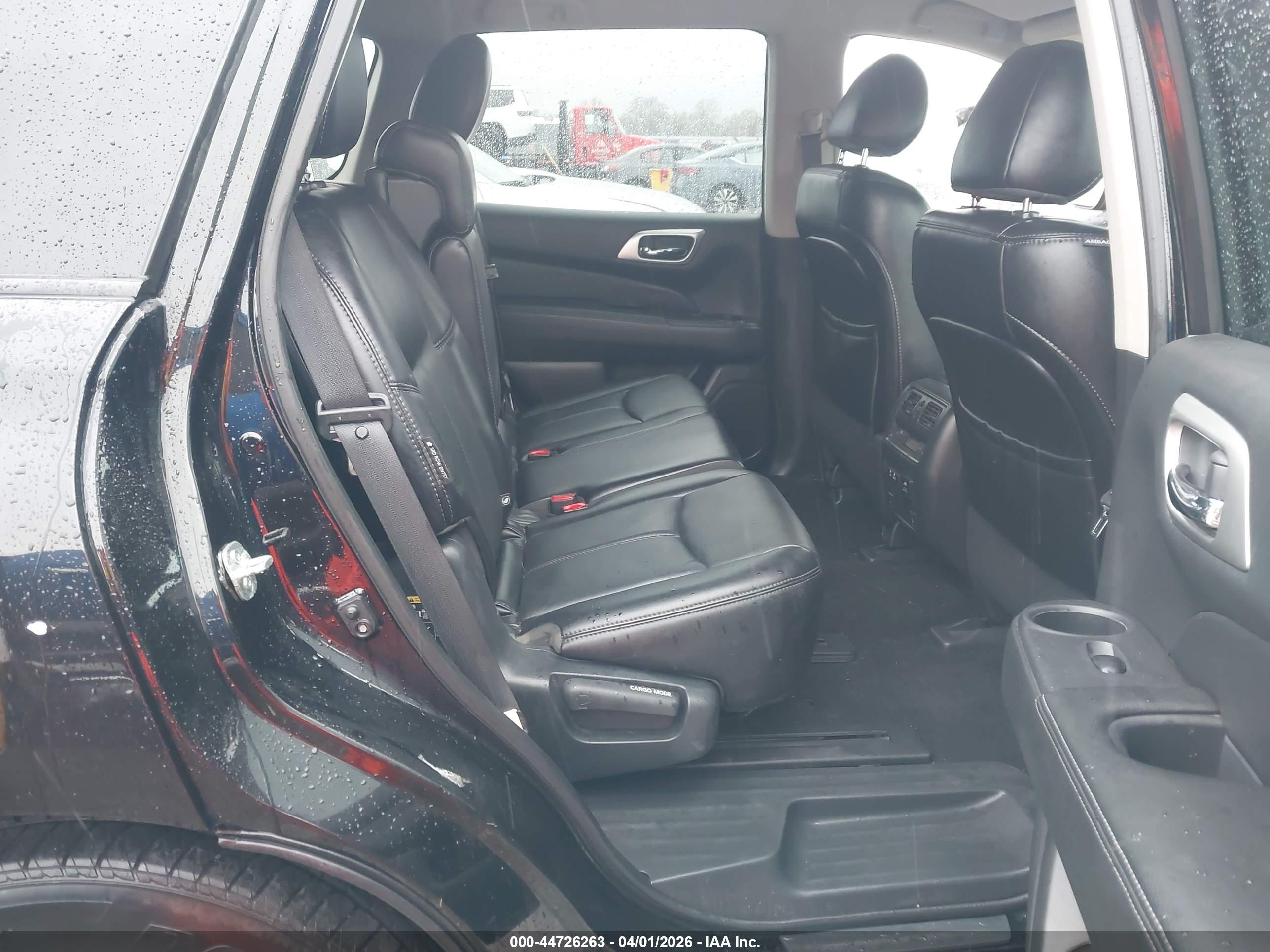 NISSAN PATHFINDER image 8