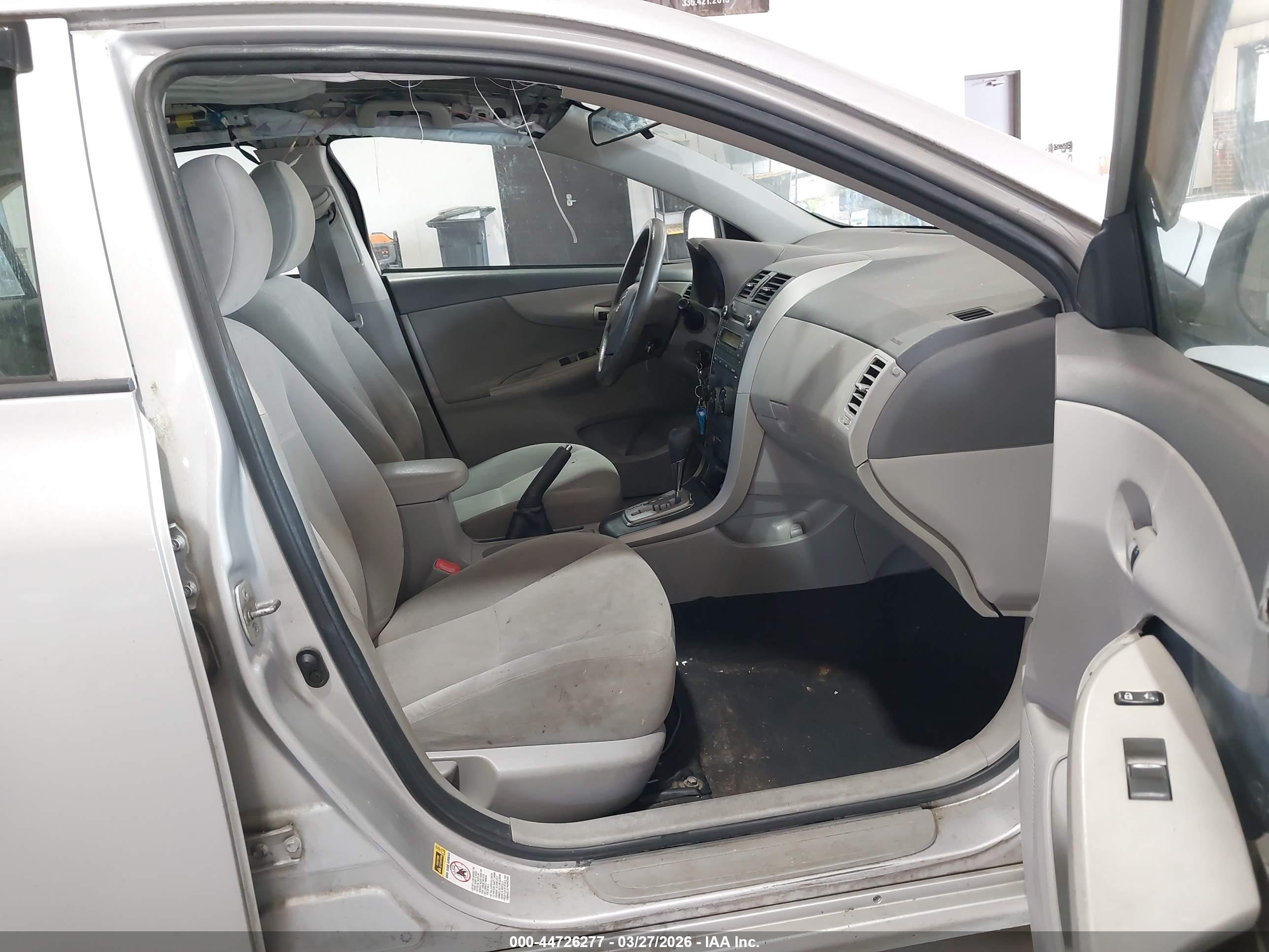 TOYOTA COROLLA image 5