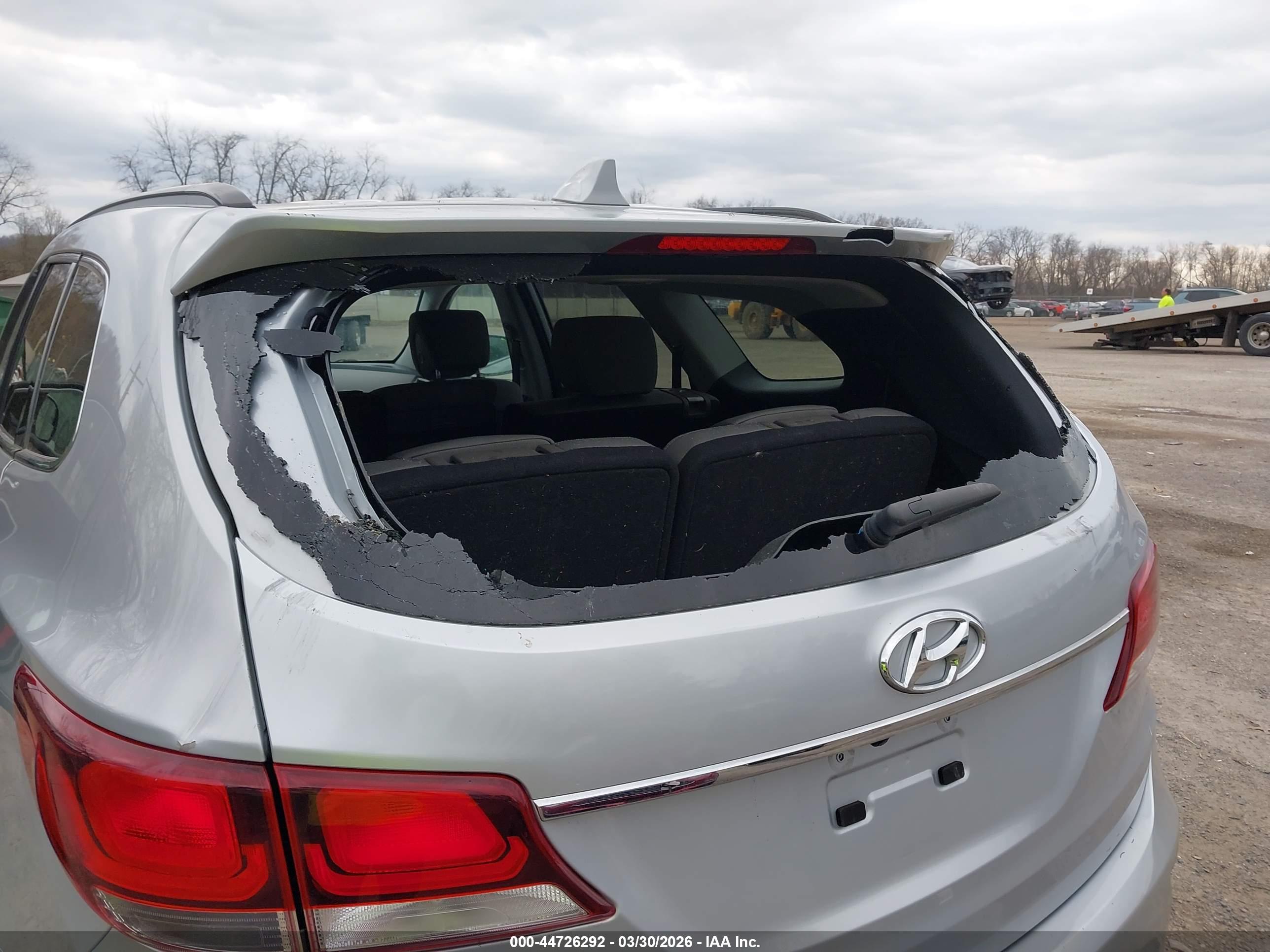 HYUNDAI SANTA image 6