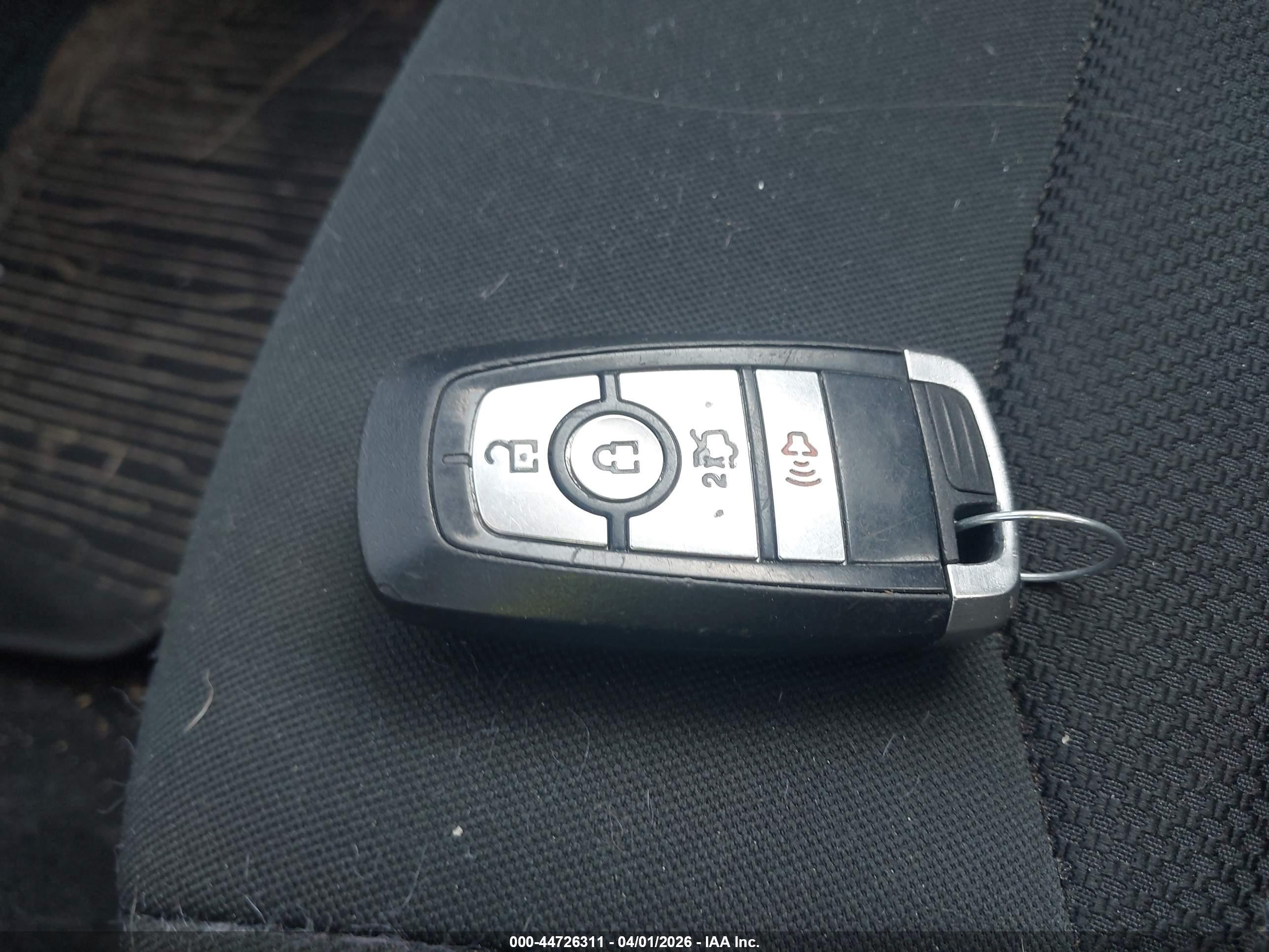 FORD FUSION image 11