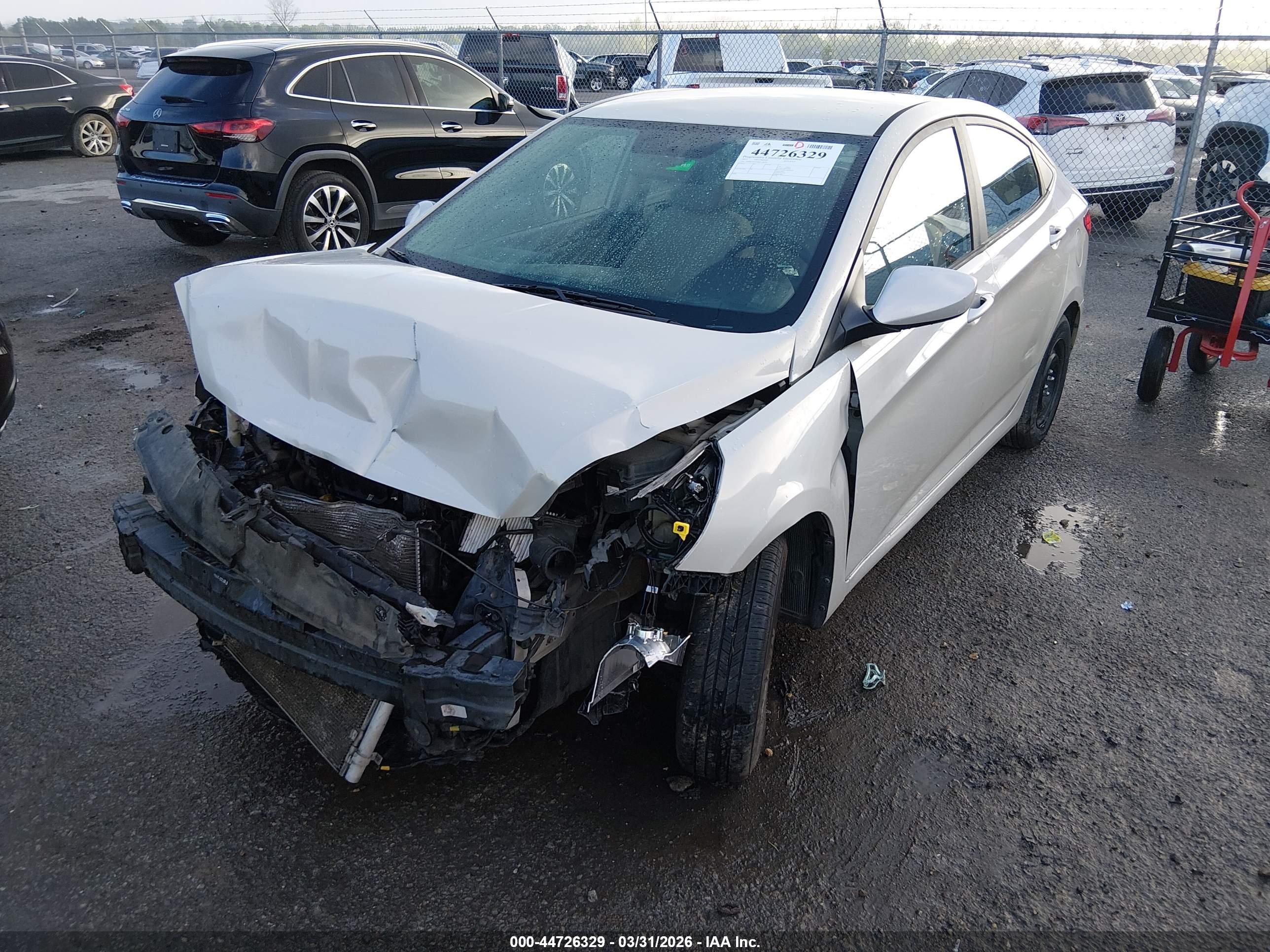 HYUNDAI ACCENT image 2