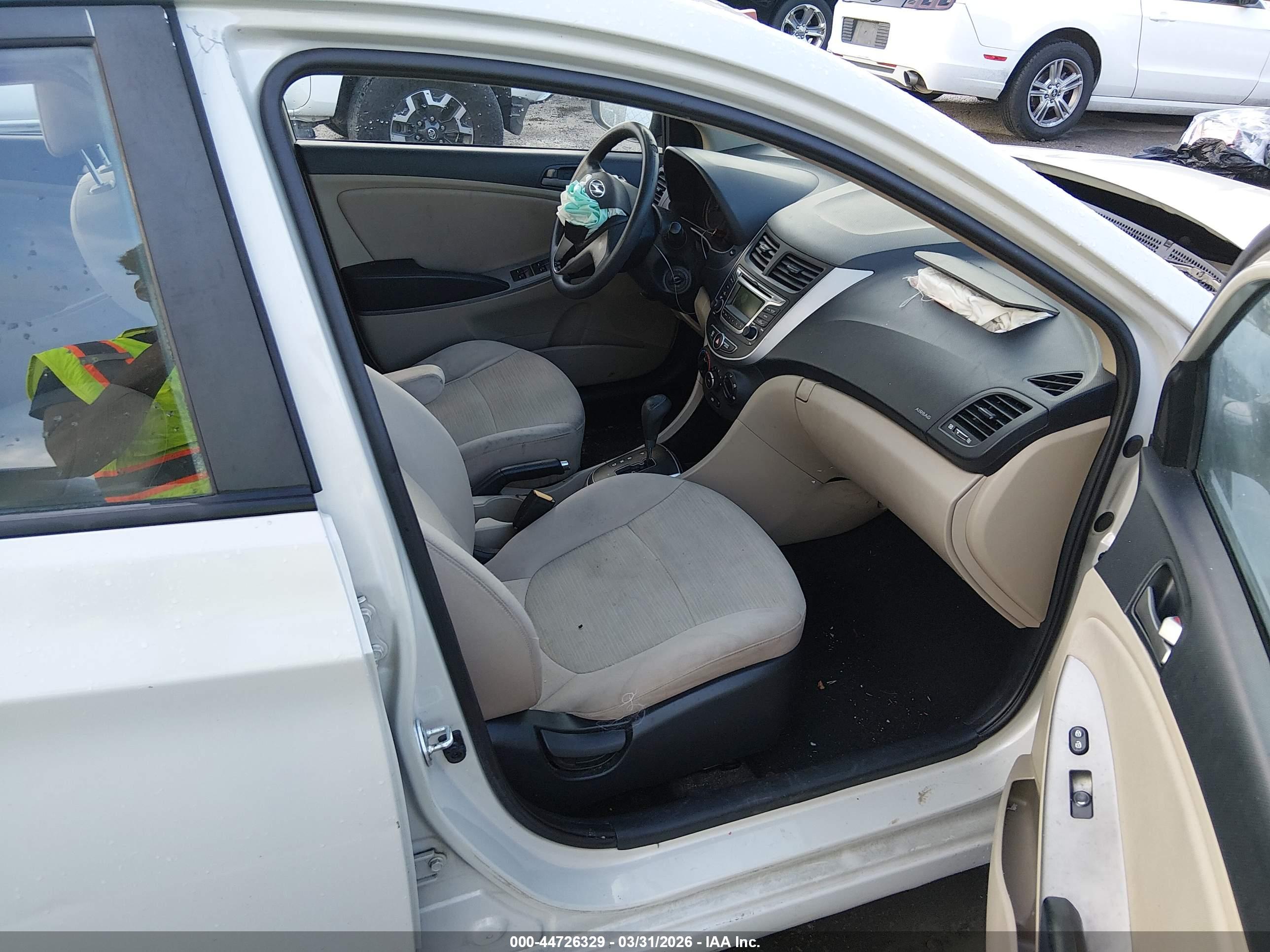 HYUNDAI ACCENT image 5
