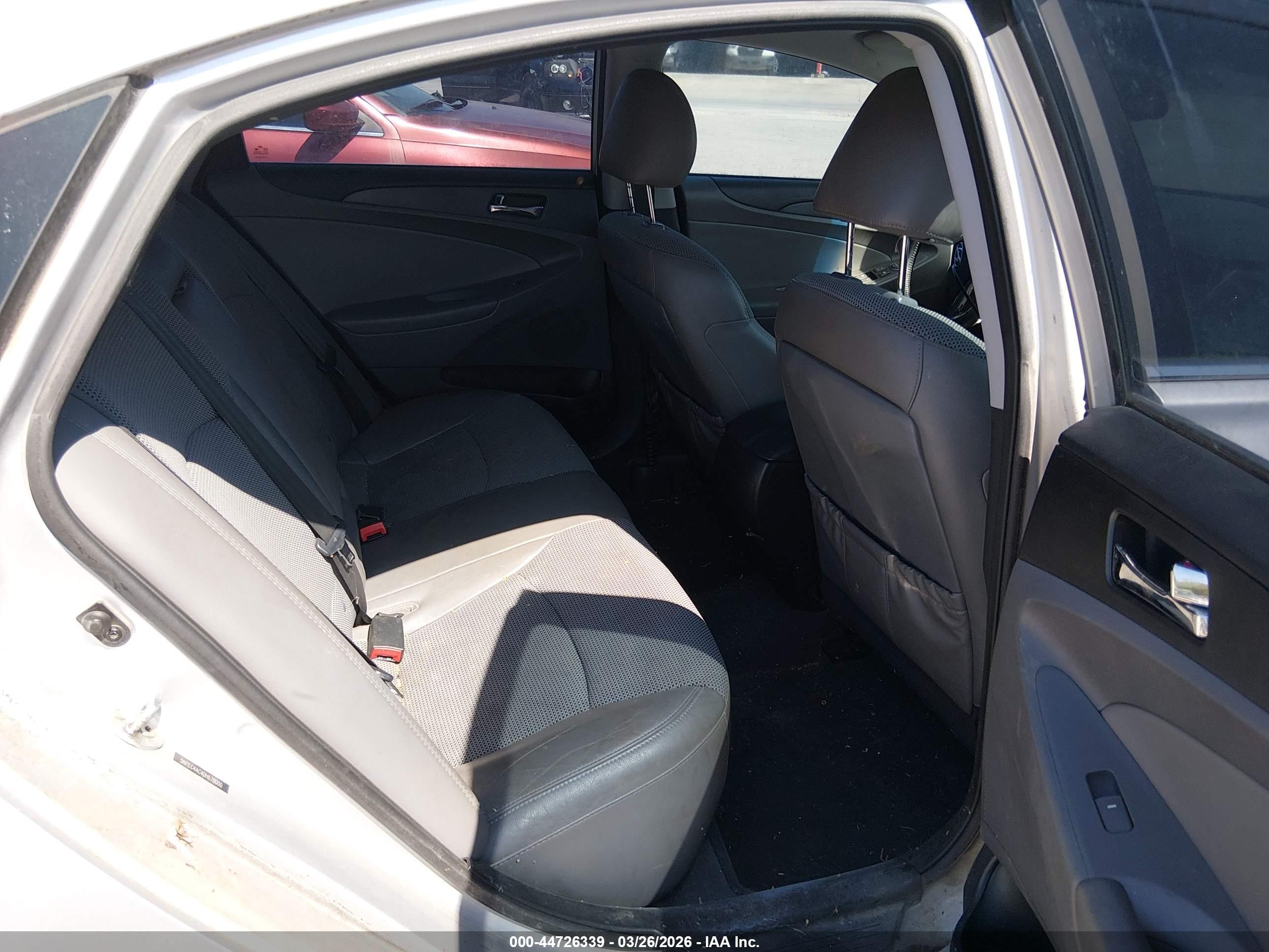 HYUNDAI SONATA image 8