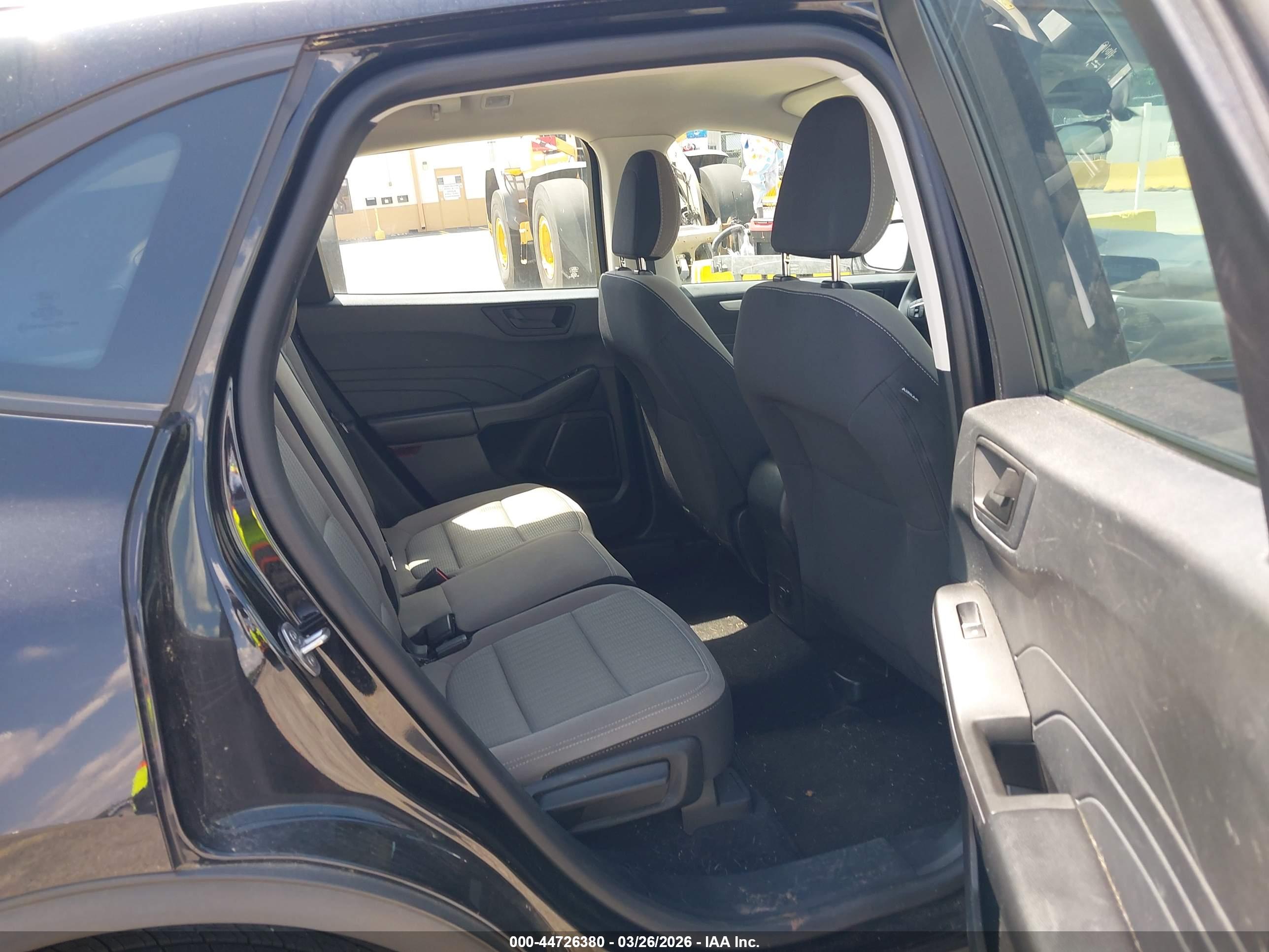 FORD ESCAPE image 8