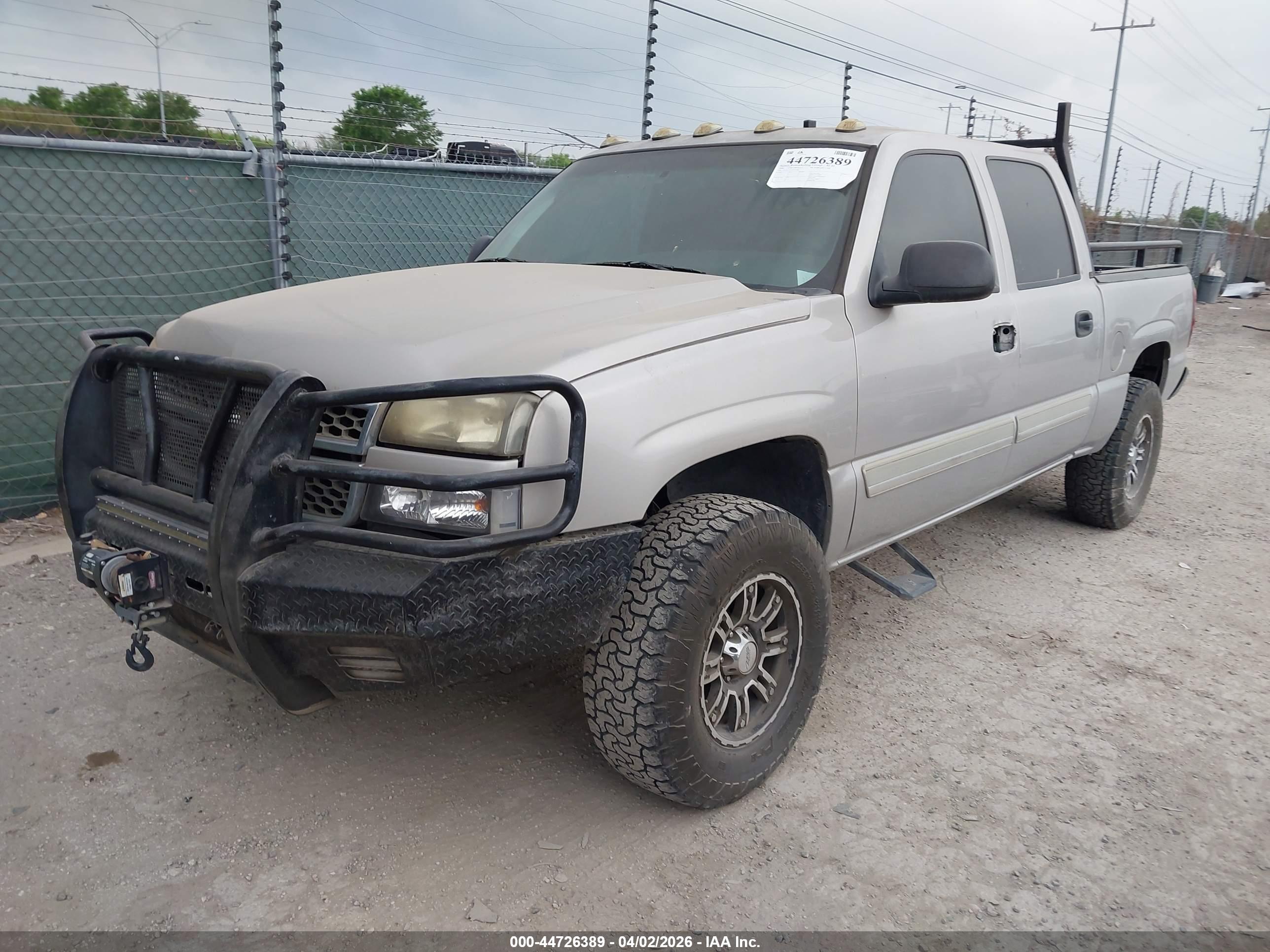 CHEVROLET SILVERADO image 2