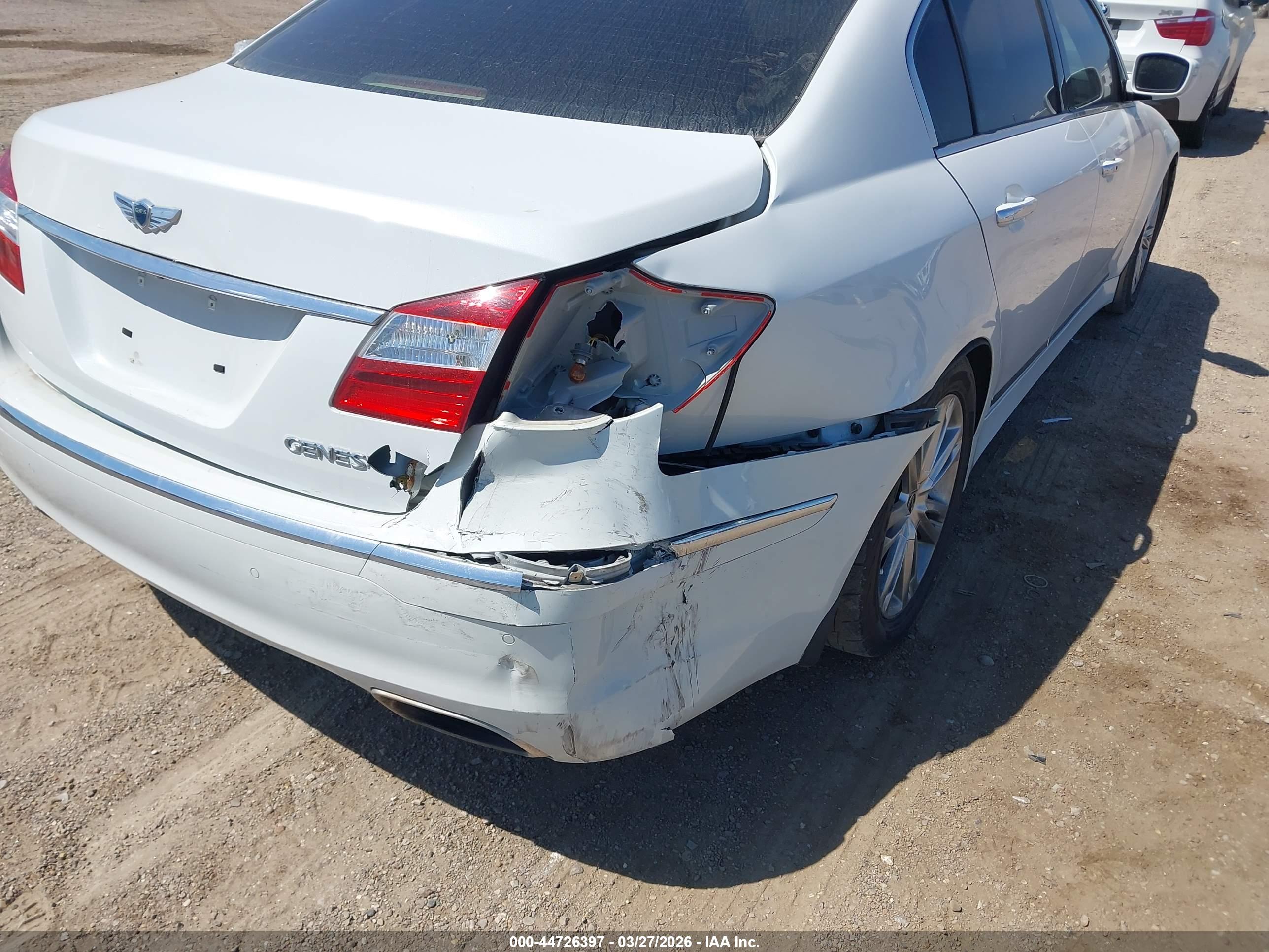 HYUNDAI GENESIS image 6