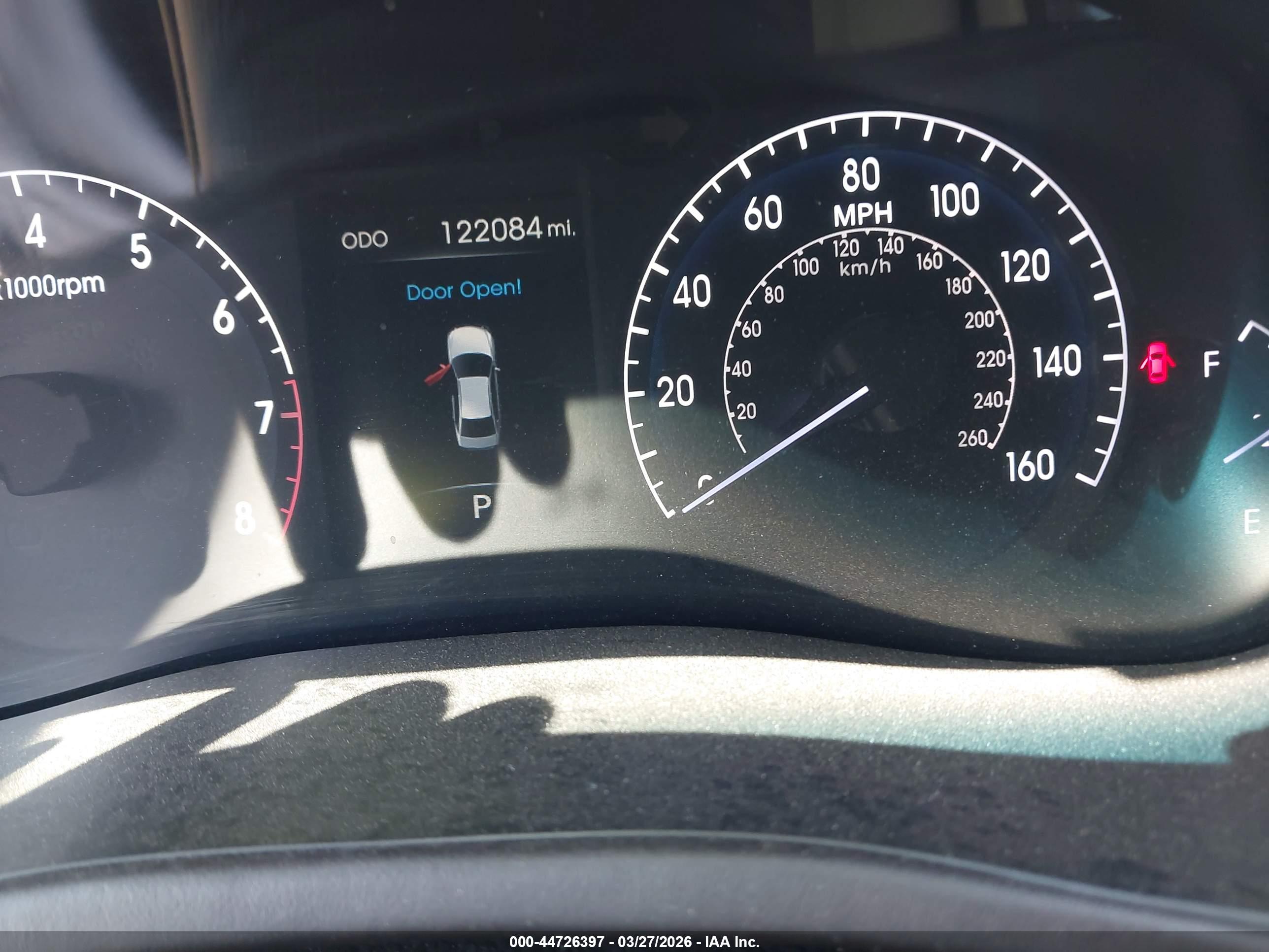 HYUNDAI GENESIS image 7