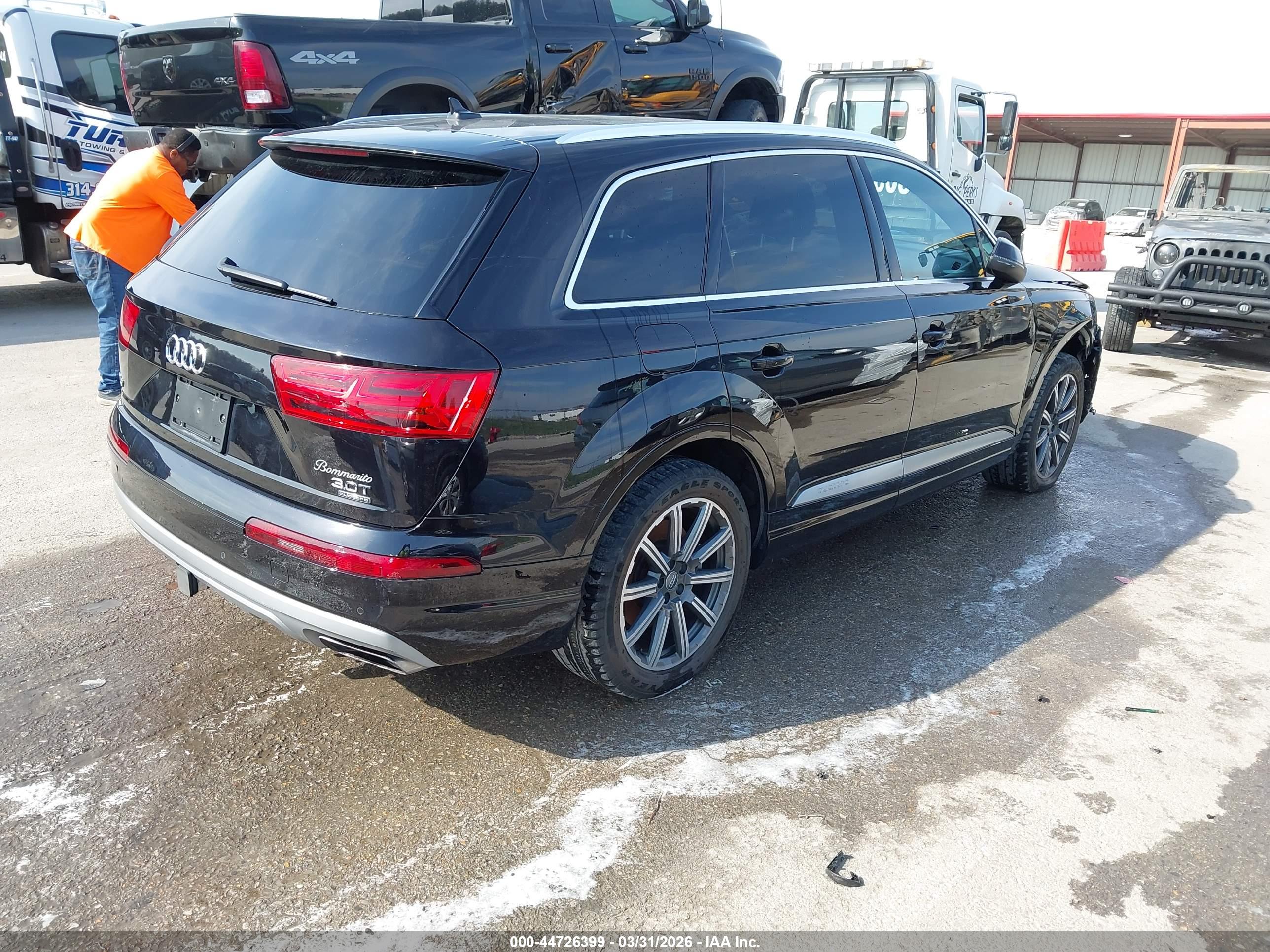 AUDI Q7 image 4
