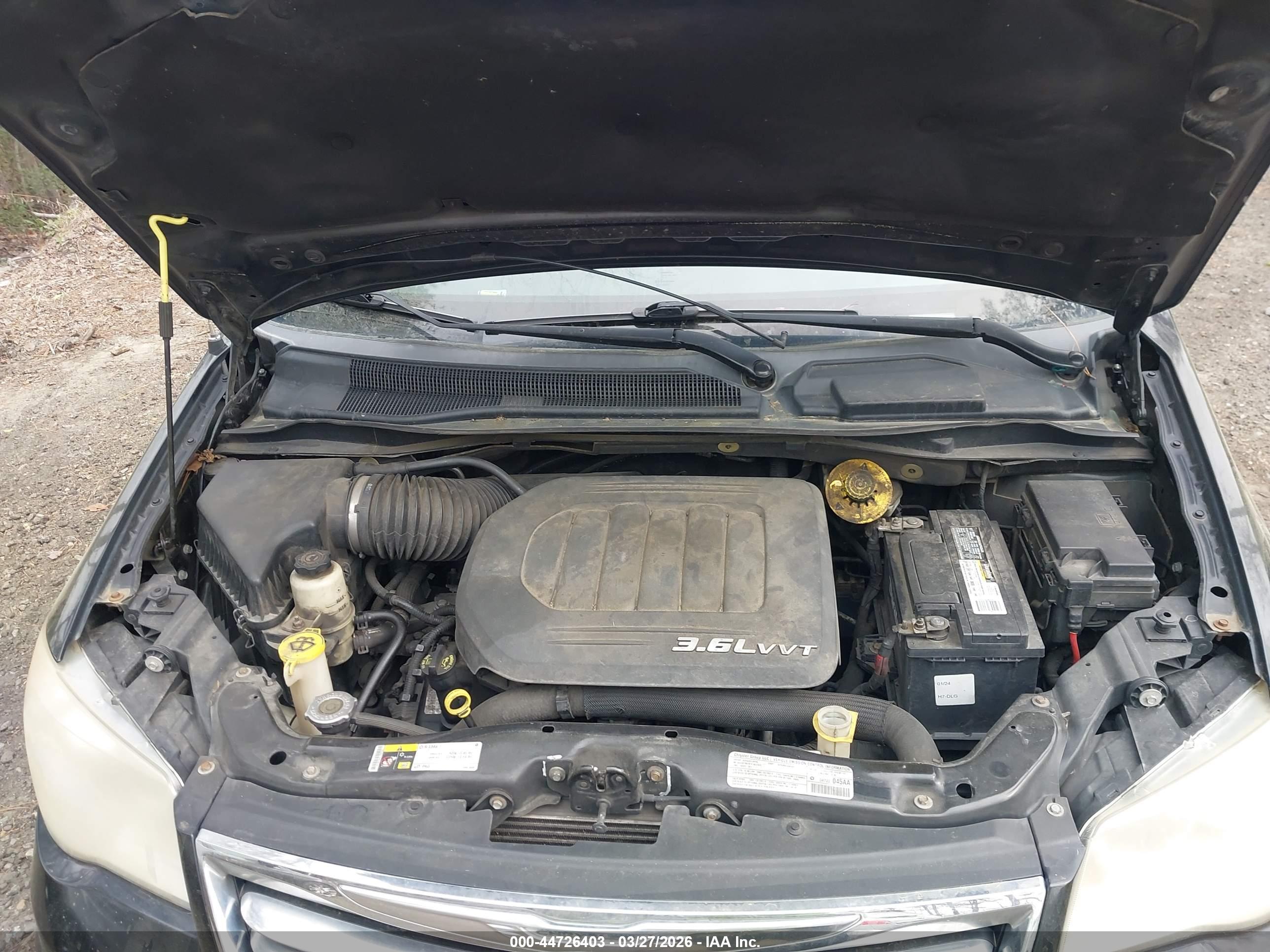 CHRYSLER TOWN image 10
