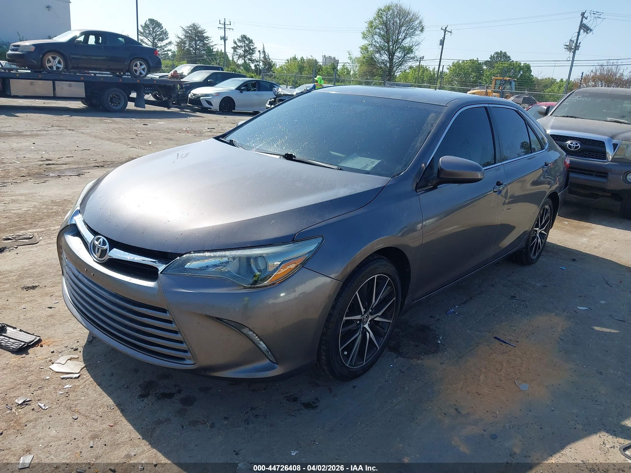 TOYOTA CAMRY image 2