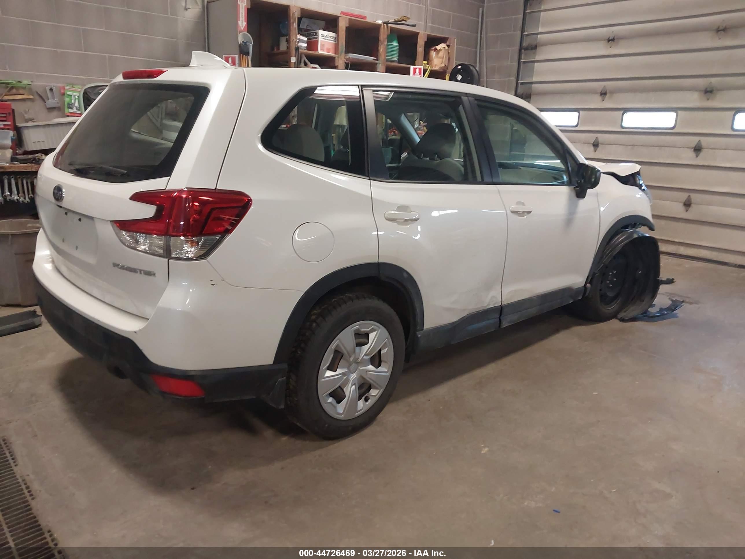 SUBARU FORESTER image 4