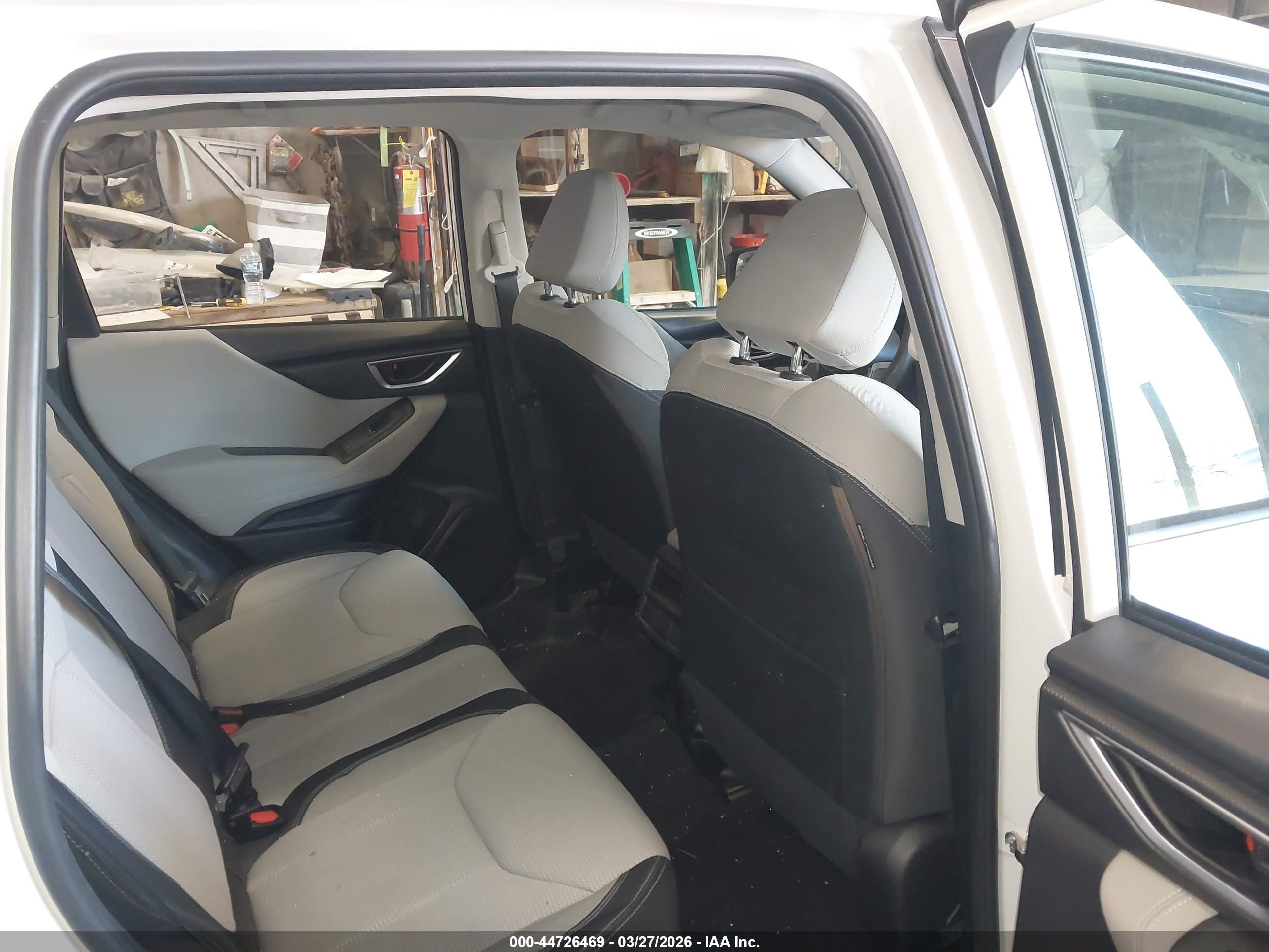 SUBARU FORESTER image 8