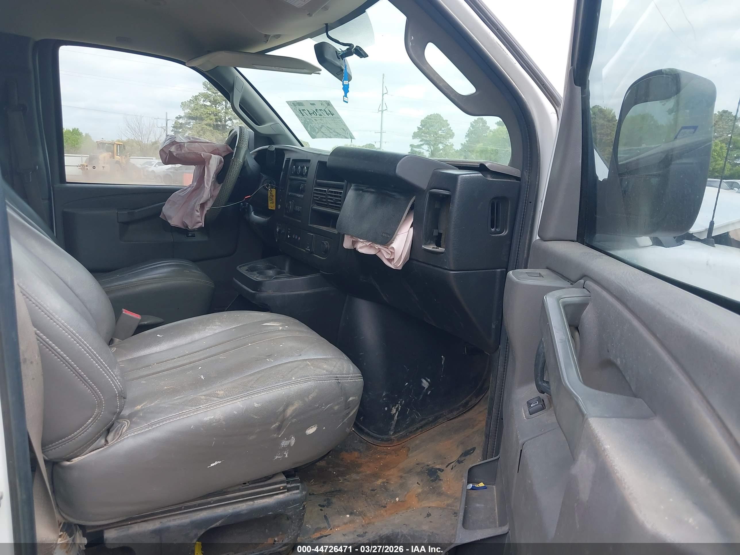 CHEVROLET EXPRESS image 5