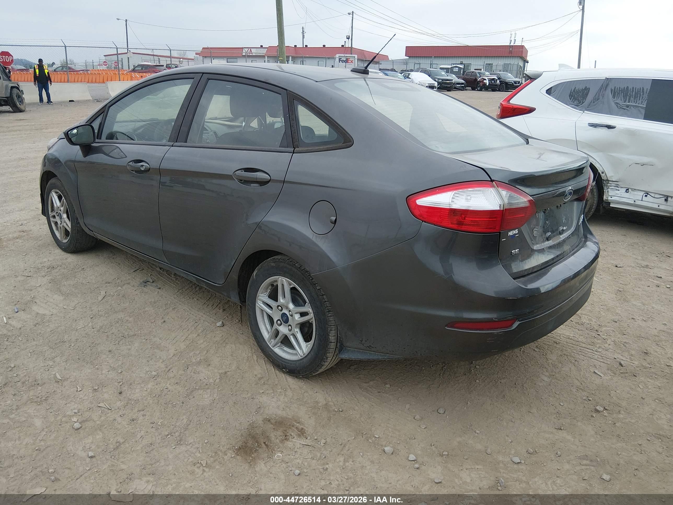 FORD FIESTA image 3