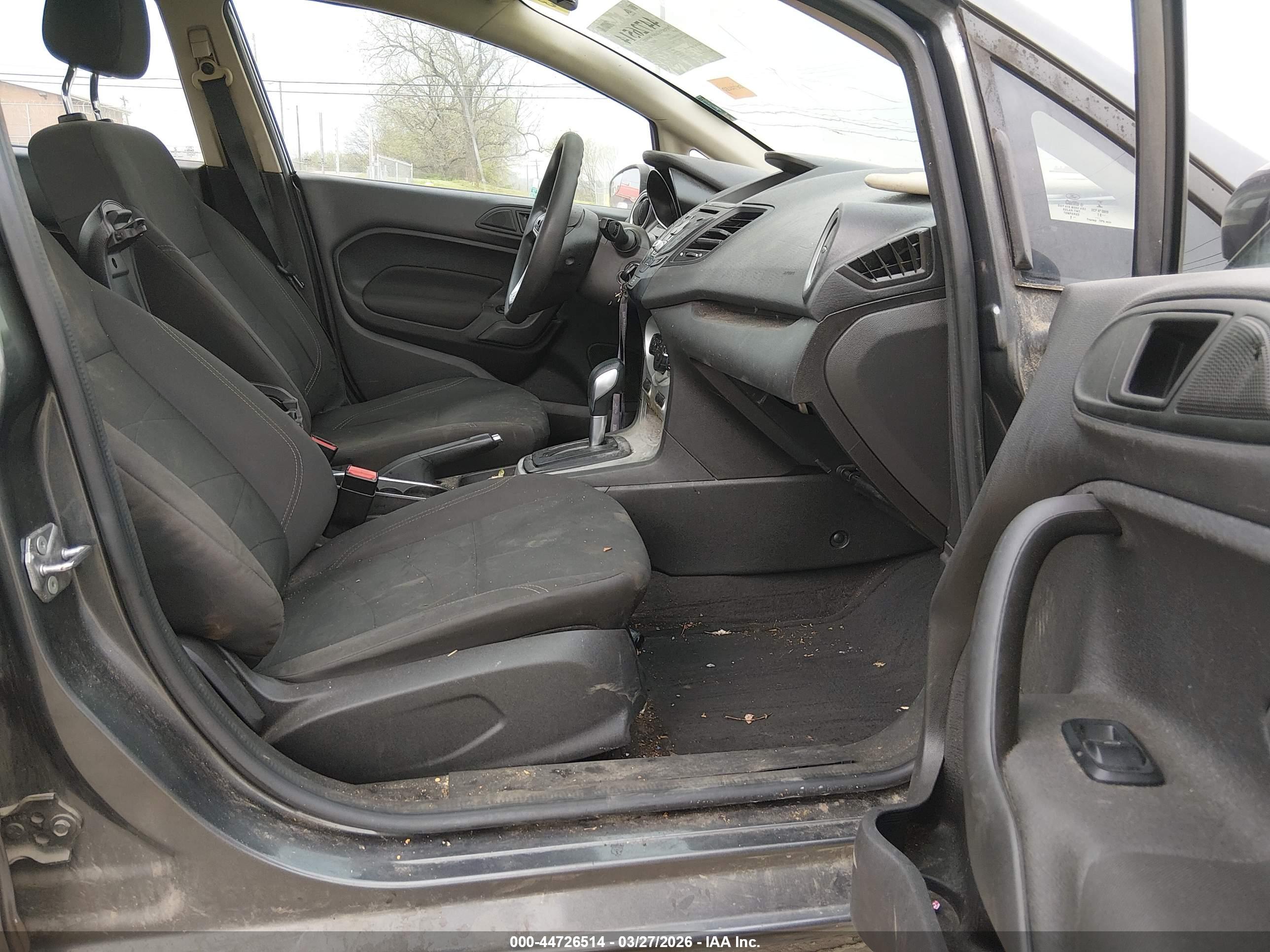 FORD FIESTA image 5