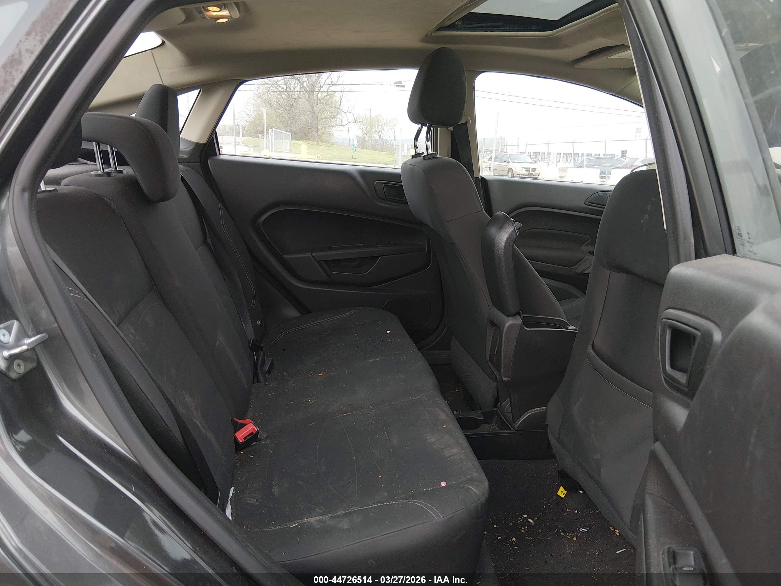 FORD FIESTA image 8