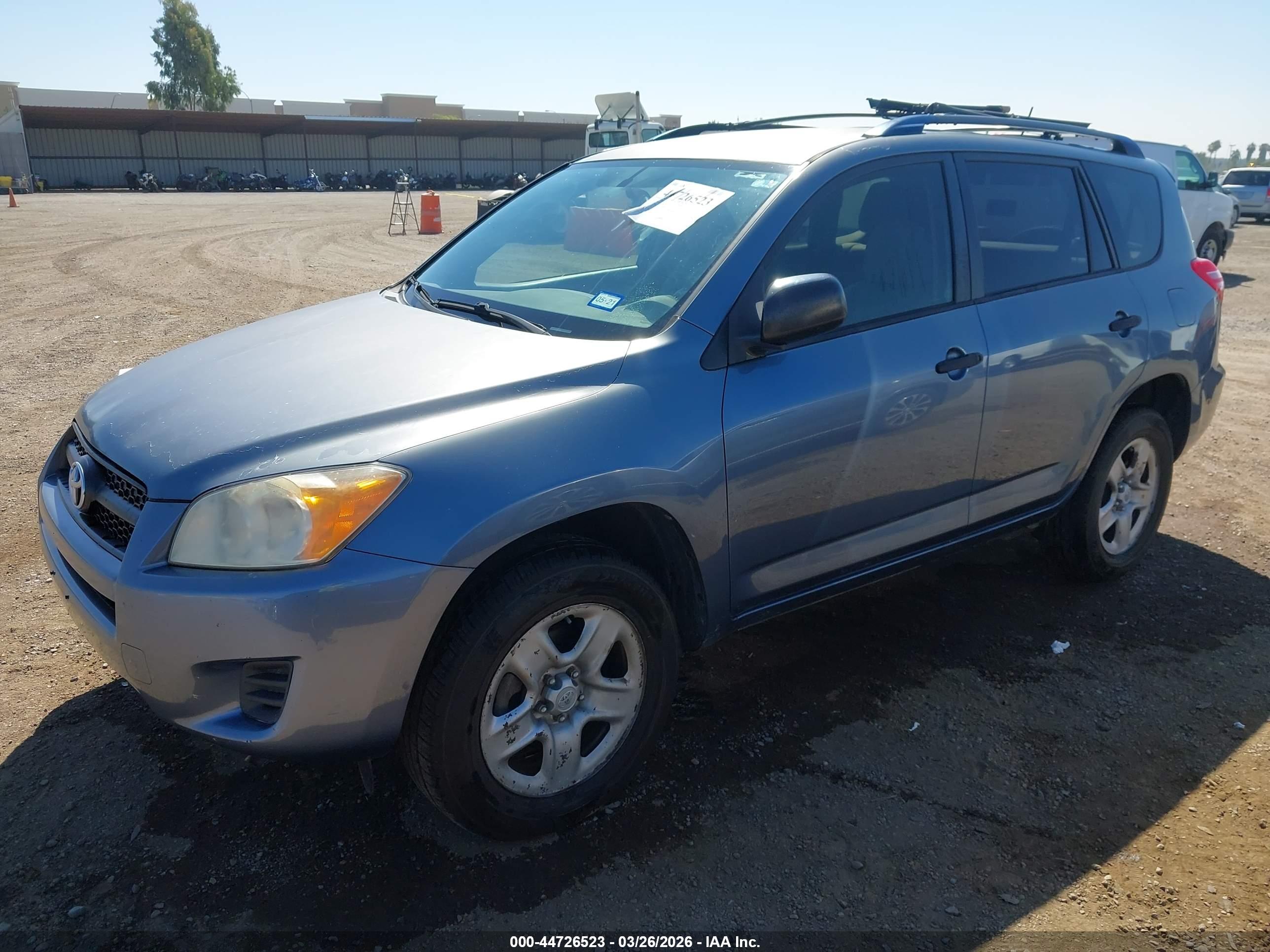 TOYOTA RAV4 image 2