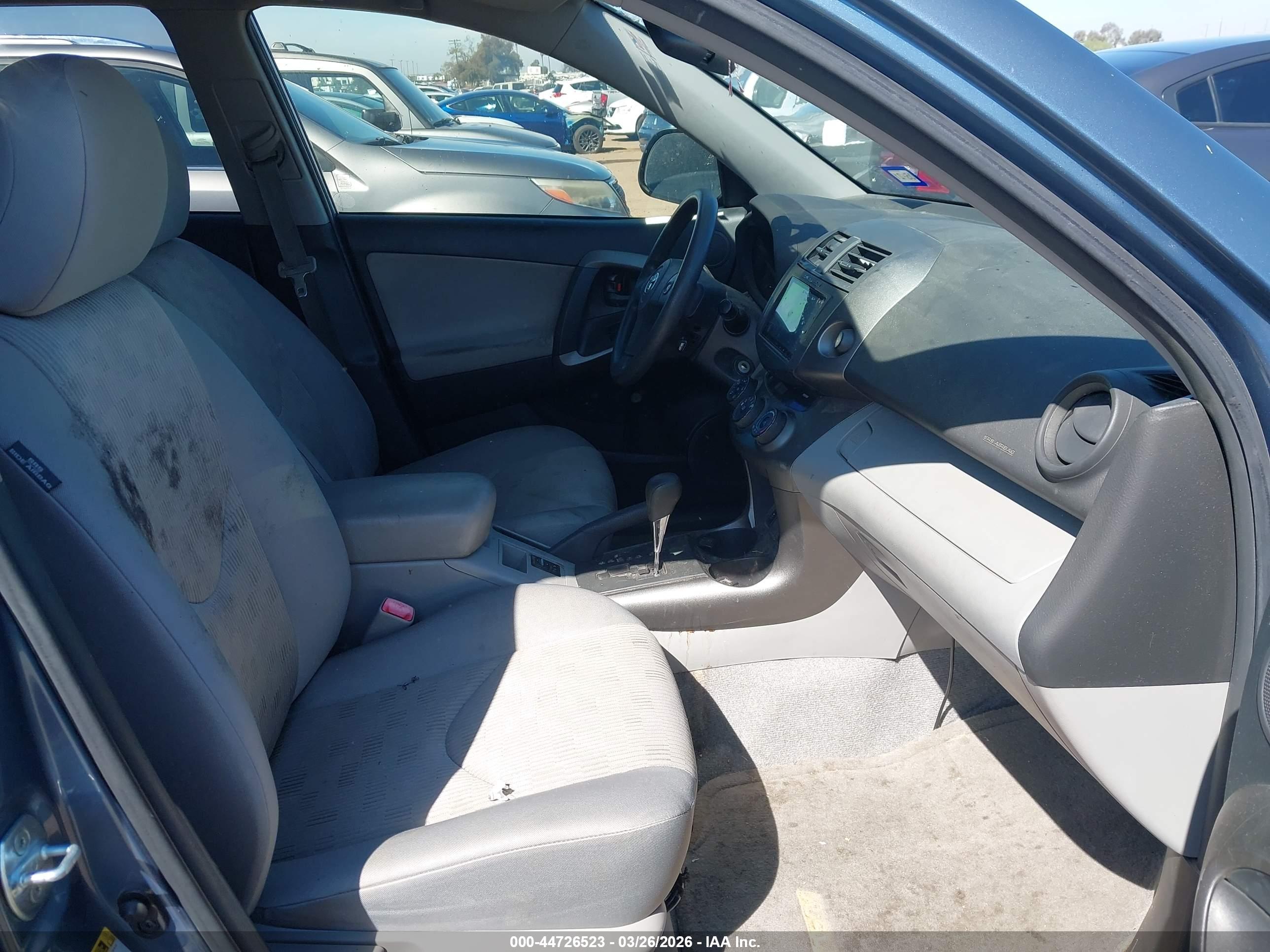 TOYOTA RAV4 image 5