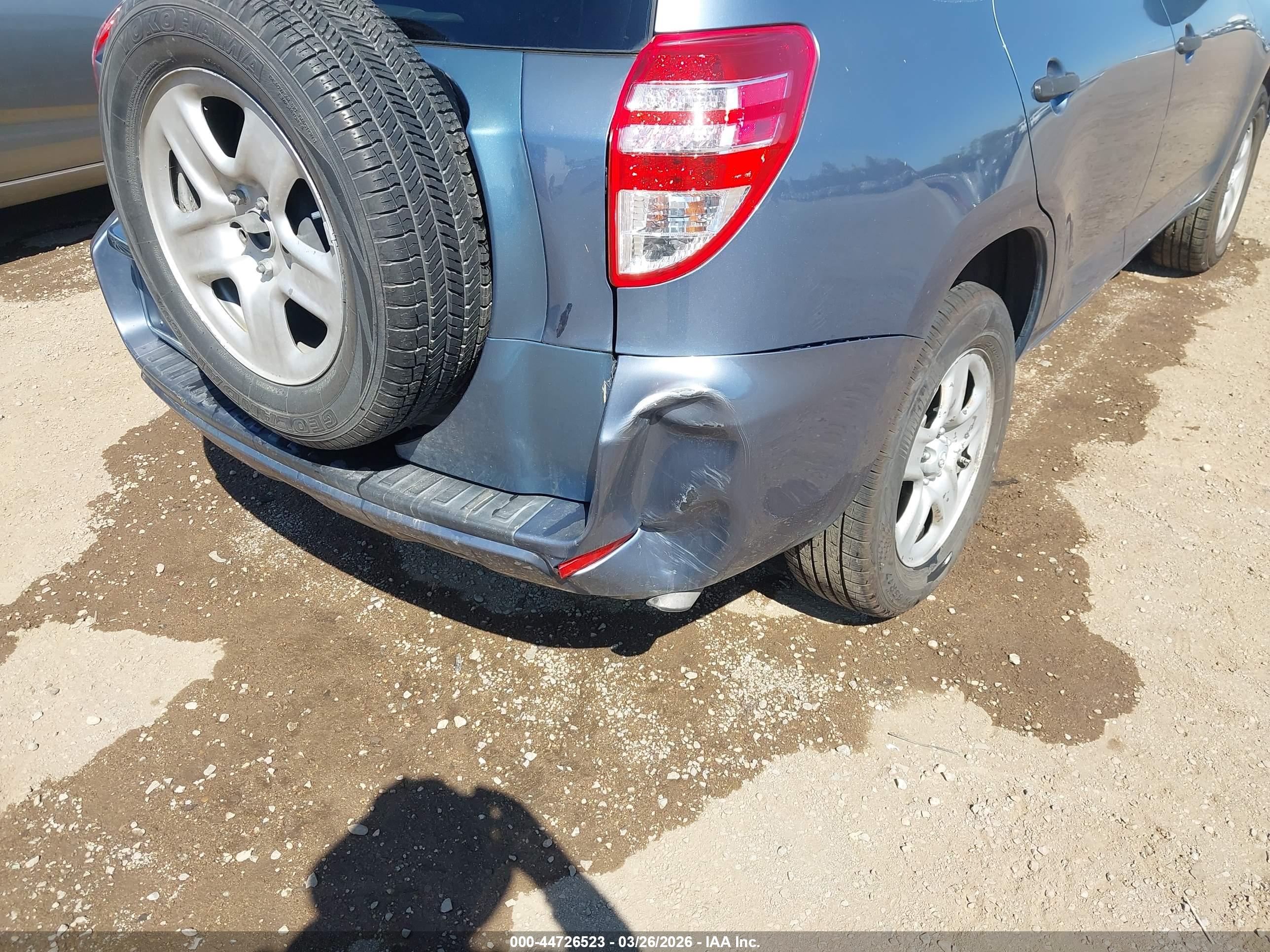 TOYOTA RAV4 image 6