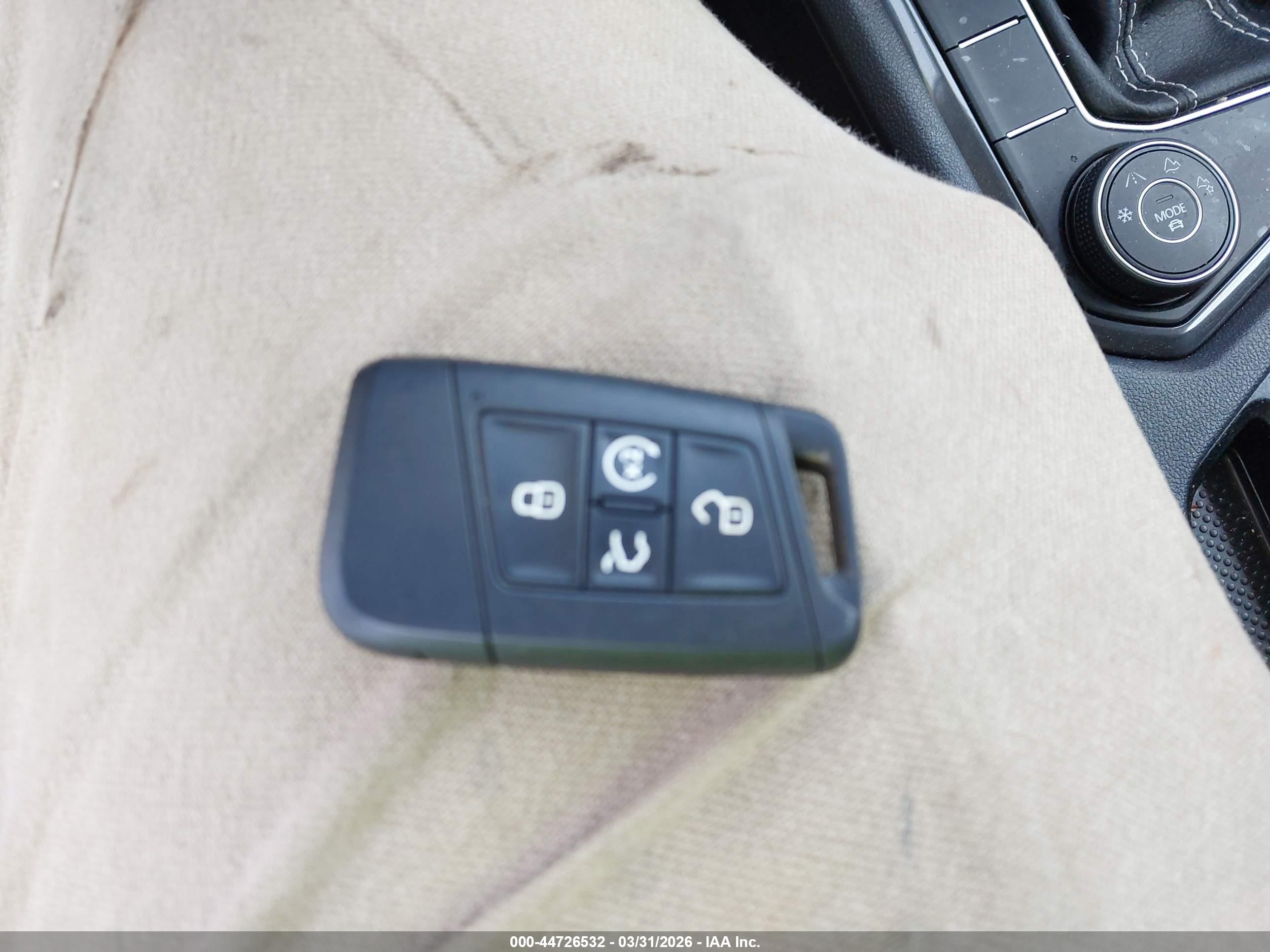 VOLKSWAGEN TIGUAN image 11