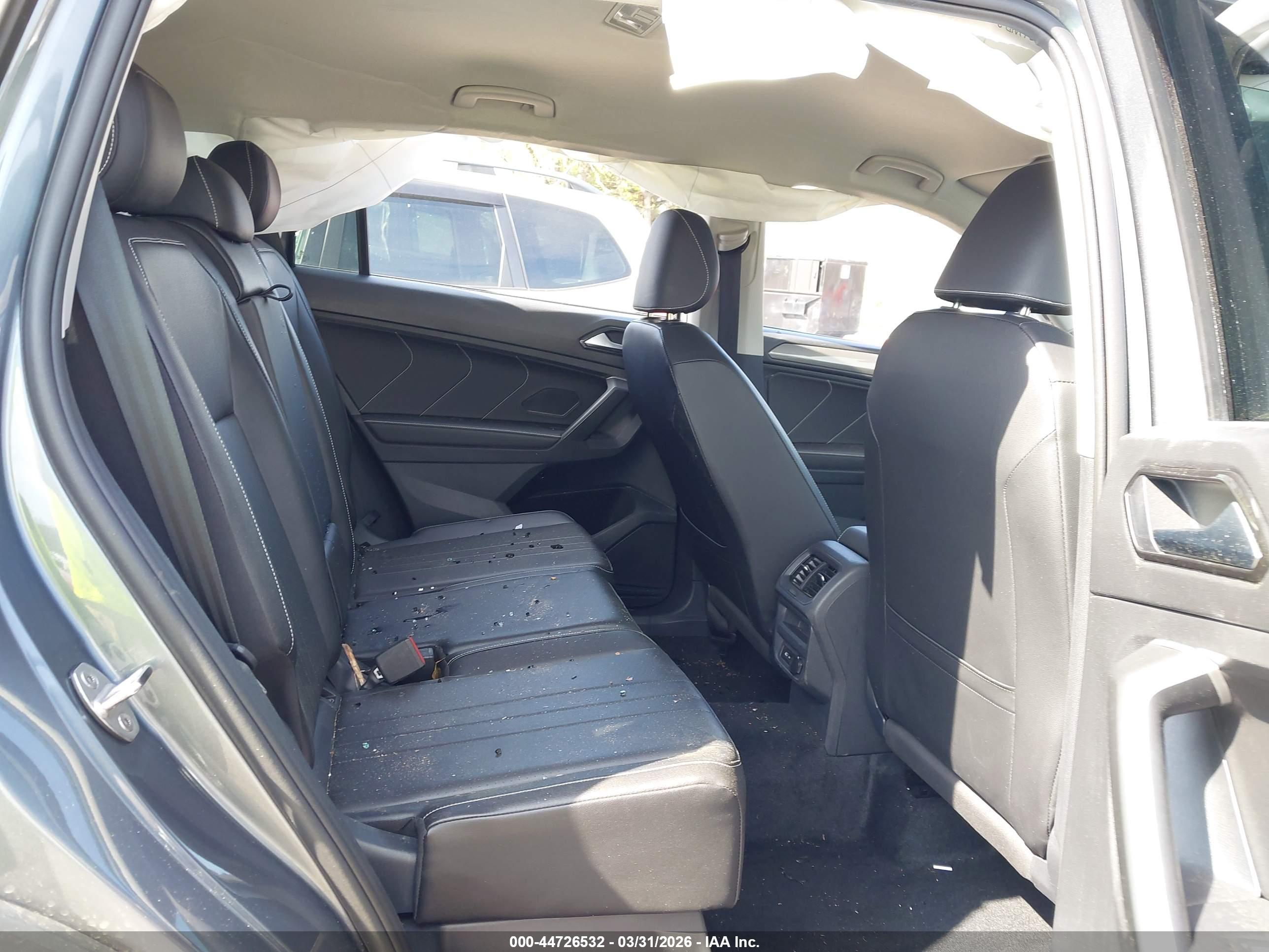 VOLKSWAGEN TIGUAN image 8