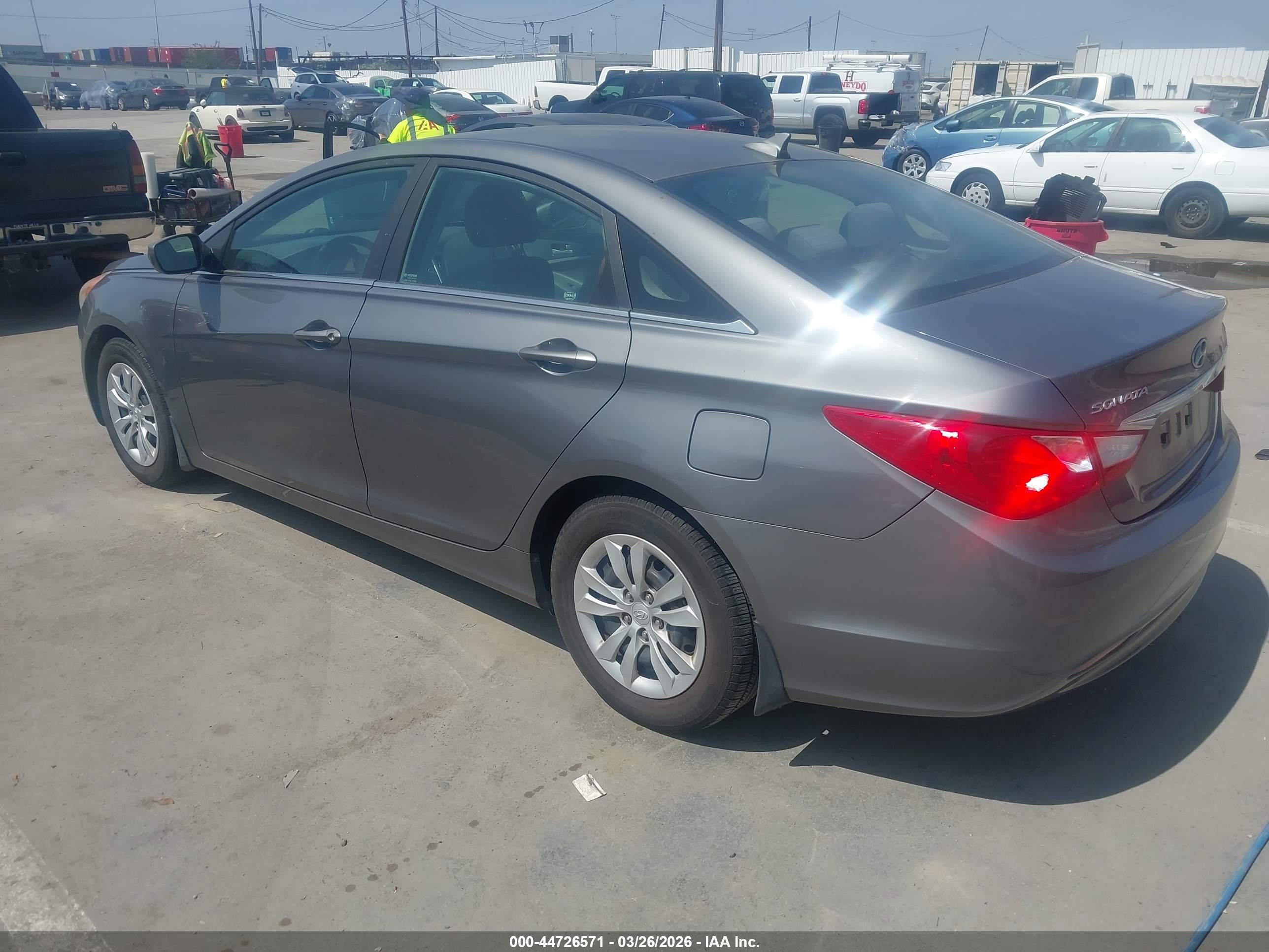HYUNDAI SONATA image 3