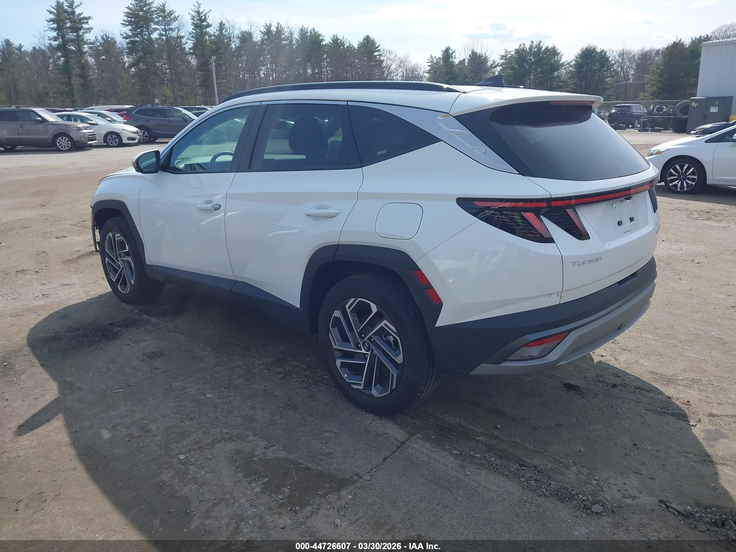 HYUNDAI TUCSON image 3