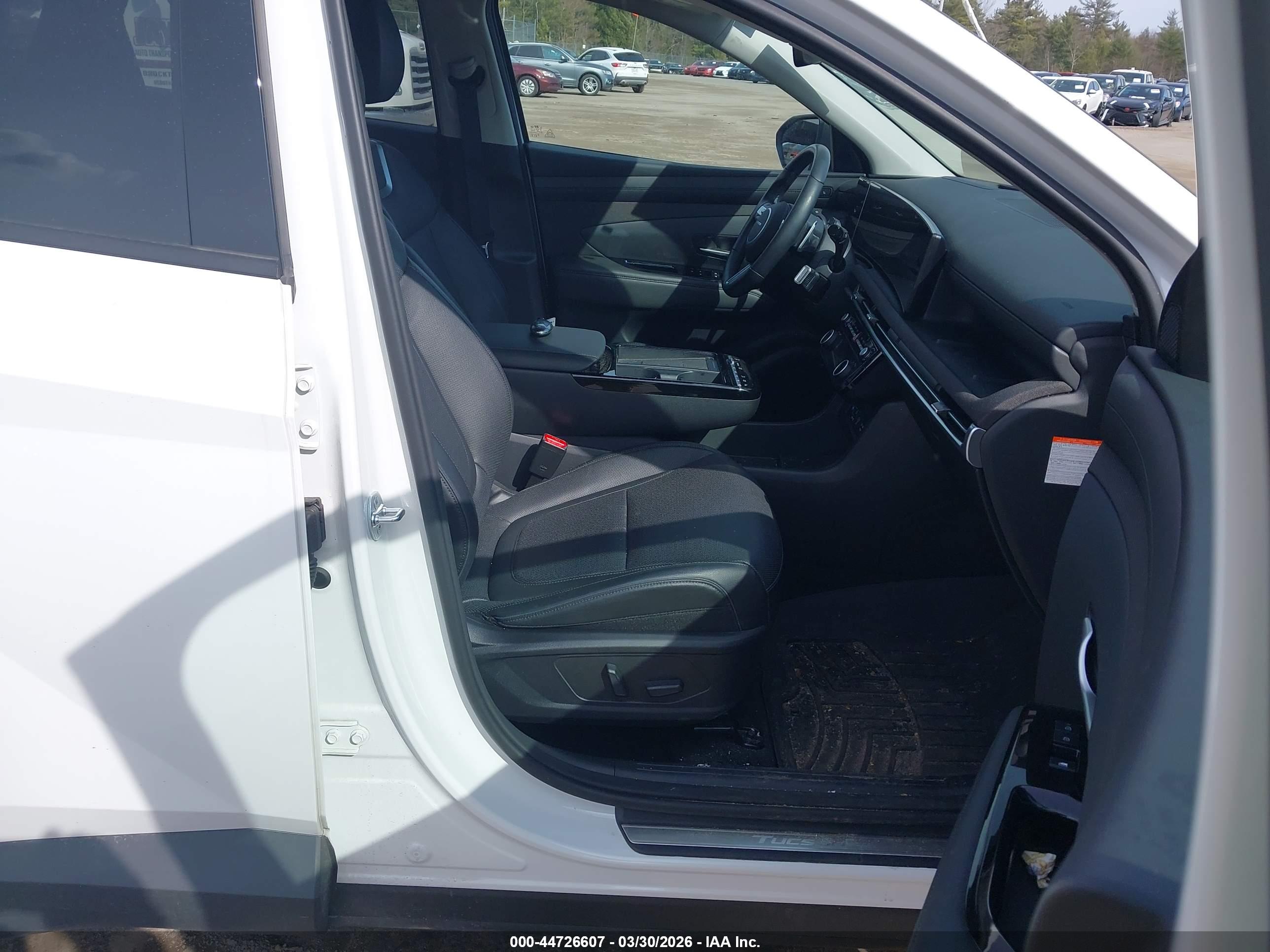 HYUNDAI TUCSON image 5