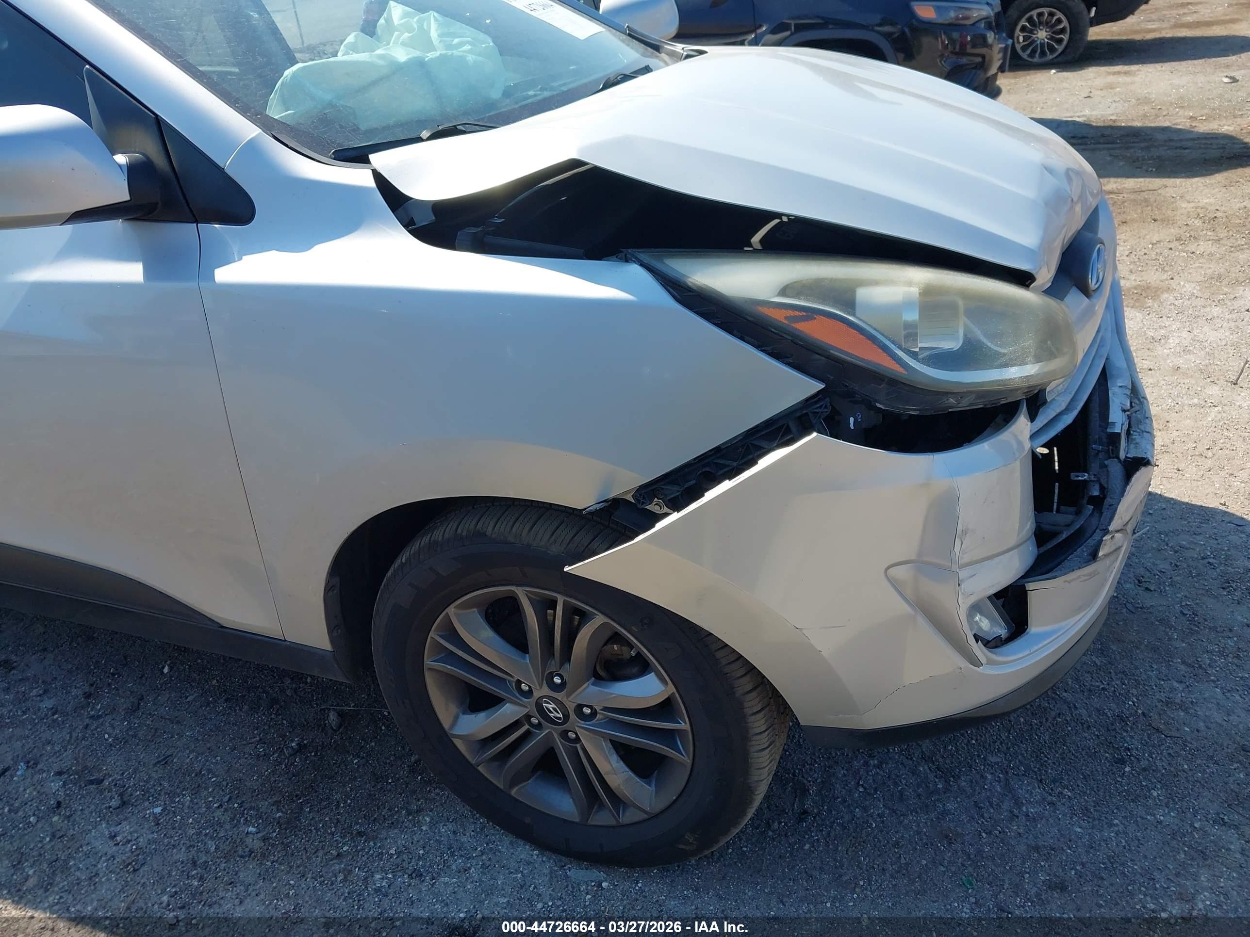 HYUNDAI TUCSON image 6