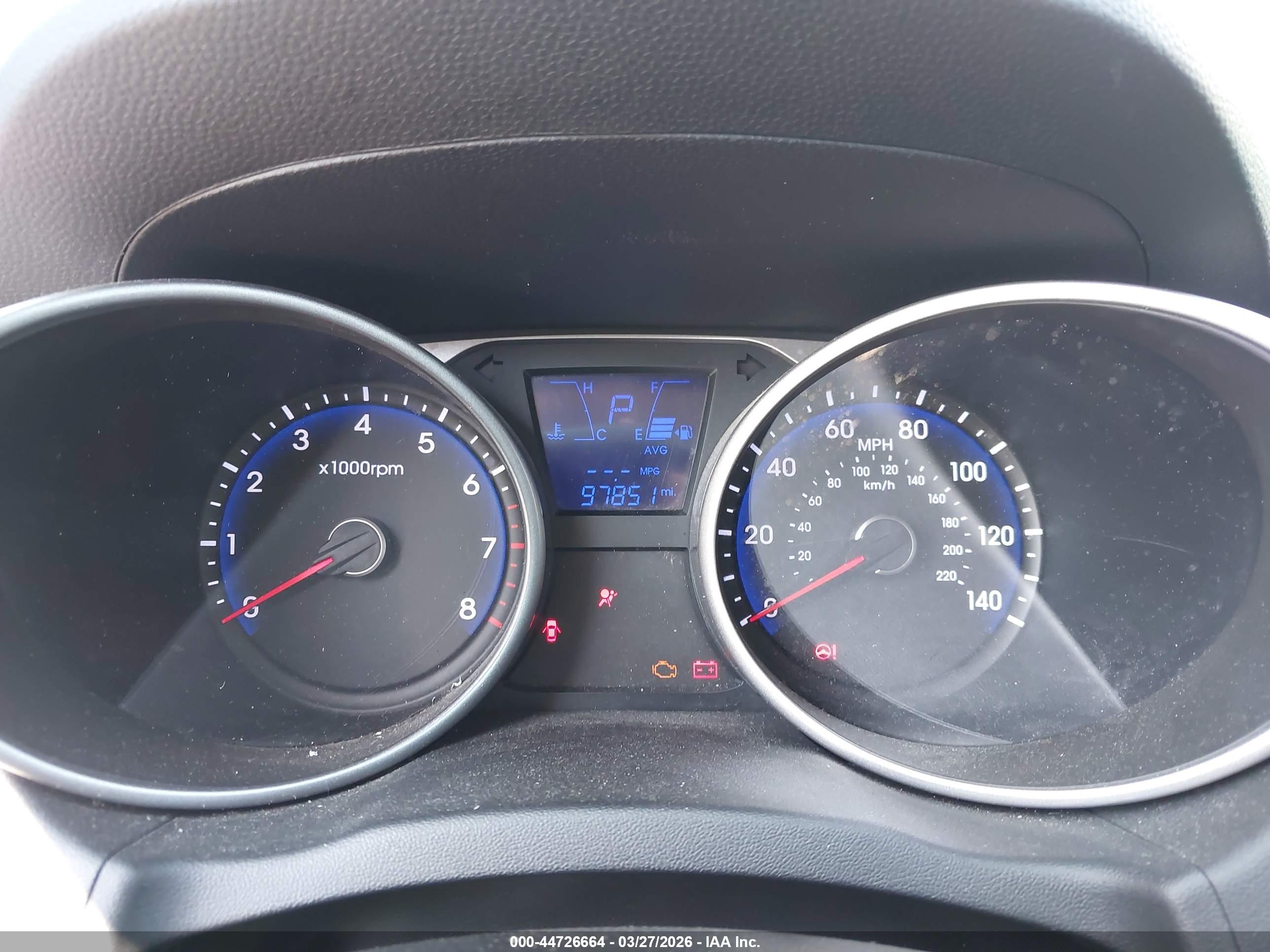 HYUNDAI TUCSON image 7