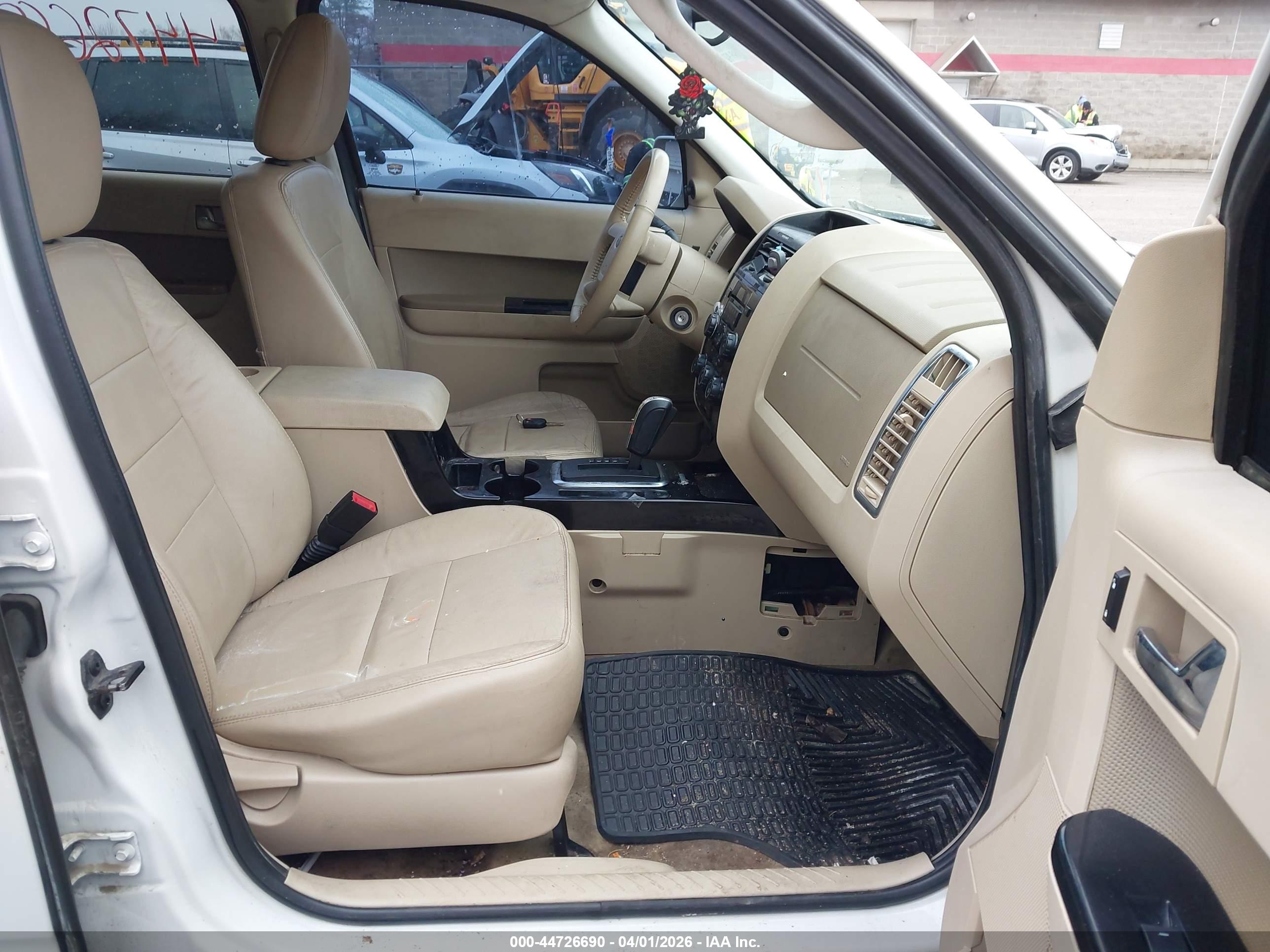 FORD ESCAPE image 5
