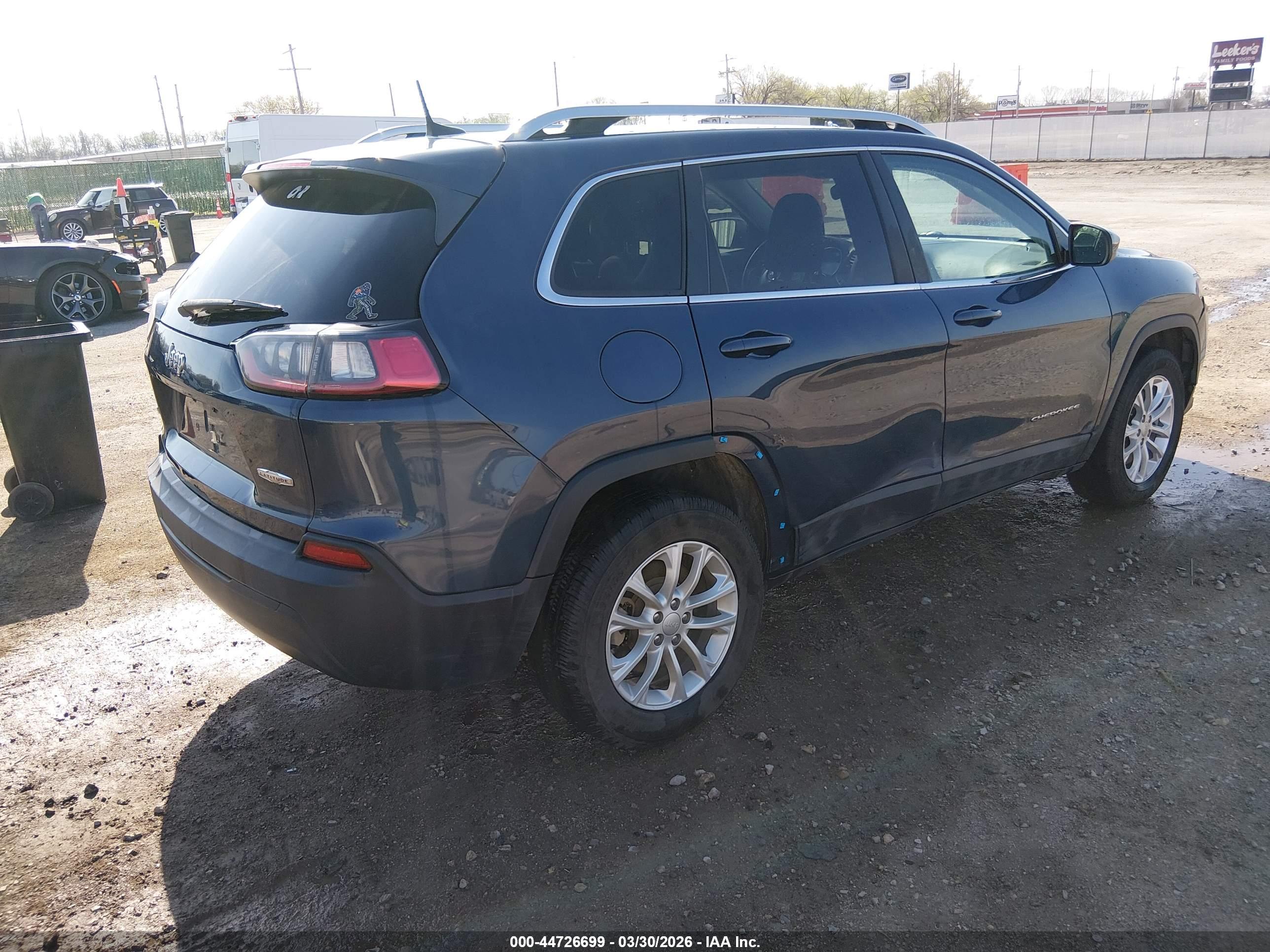 JEEP CHEROKEE image 4